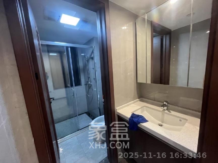 绿地长沙城际空间站(绿地新里佳苑) 4室2厅2卫 3600.0元/月 绿地长沙城际空间站(绿地新里佳苑) 4室2厅2卫 3600.0元/月室内图