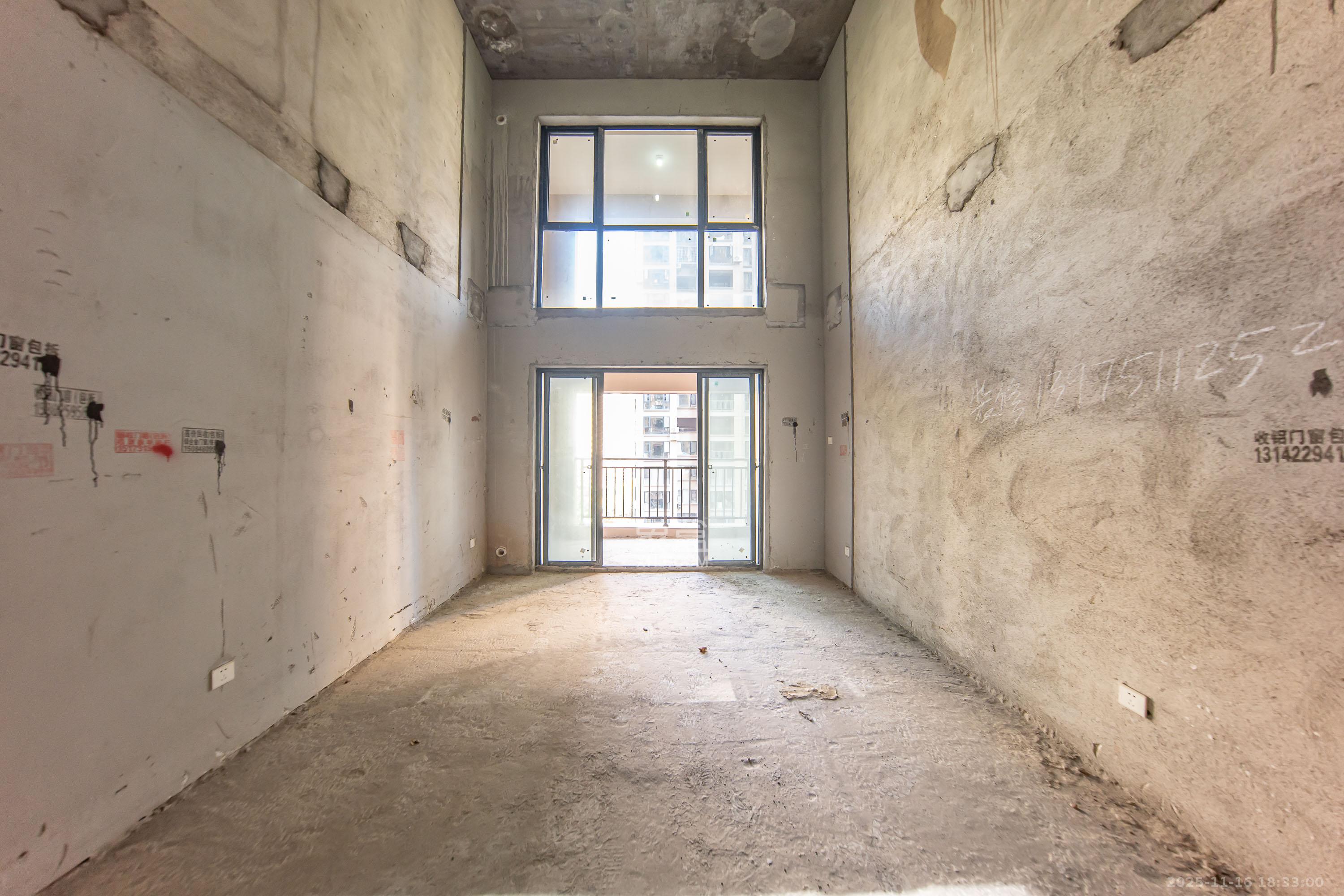 邦盛水岸御园 4室2厅2卫 72.0万 邦盛水岸御园 4室2厅2卫 72.0万客厅