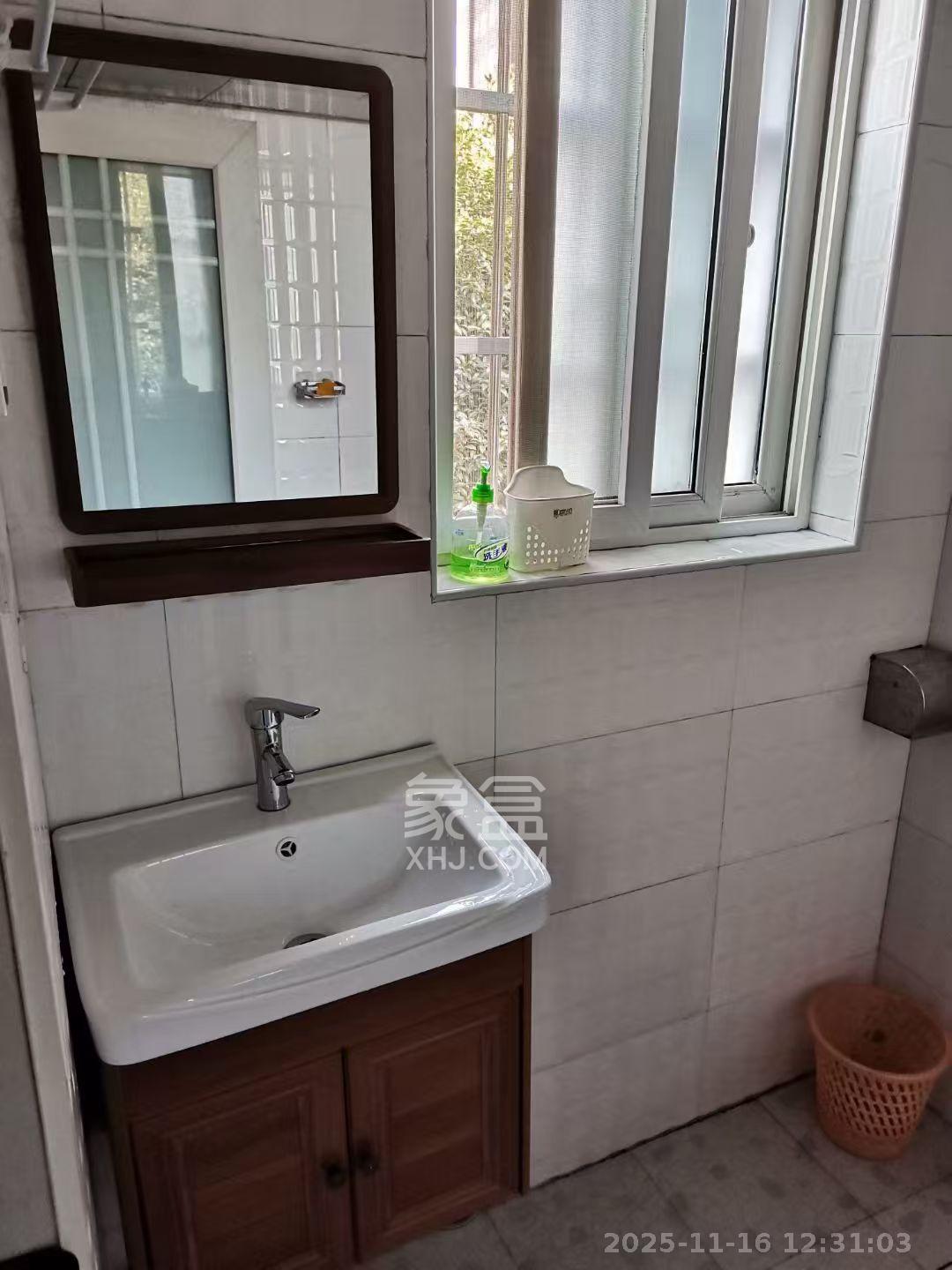 鄱阳小区 2室2厅2卫 1500.0元/月 鄱阳小区 2室2厅2卫 1500.0元/月室内图