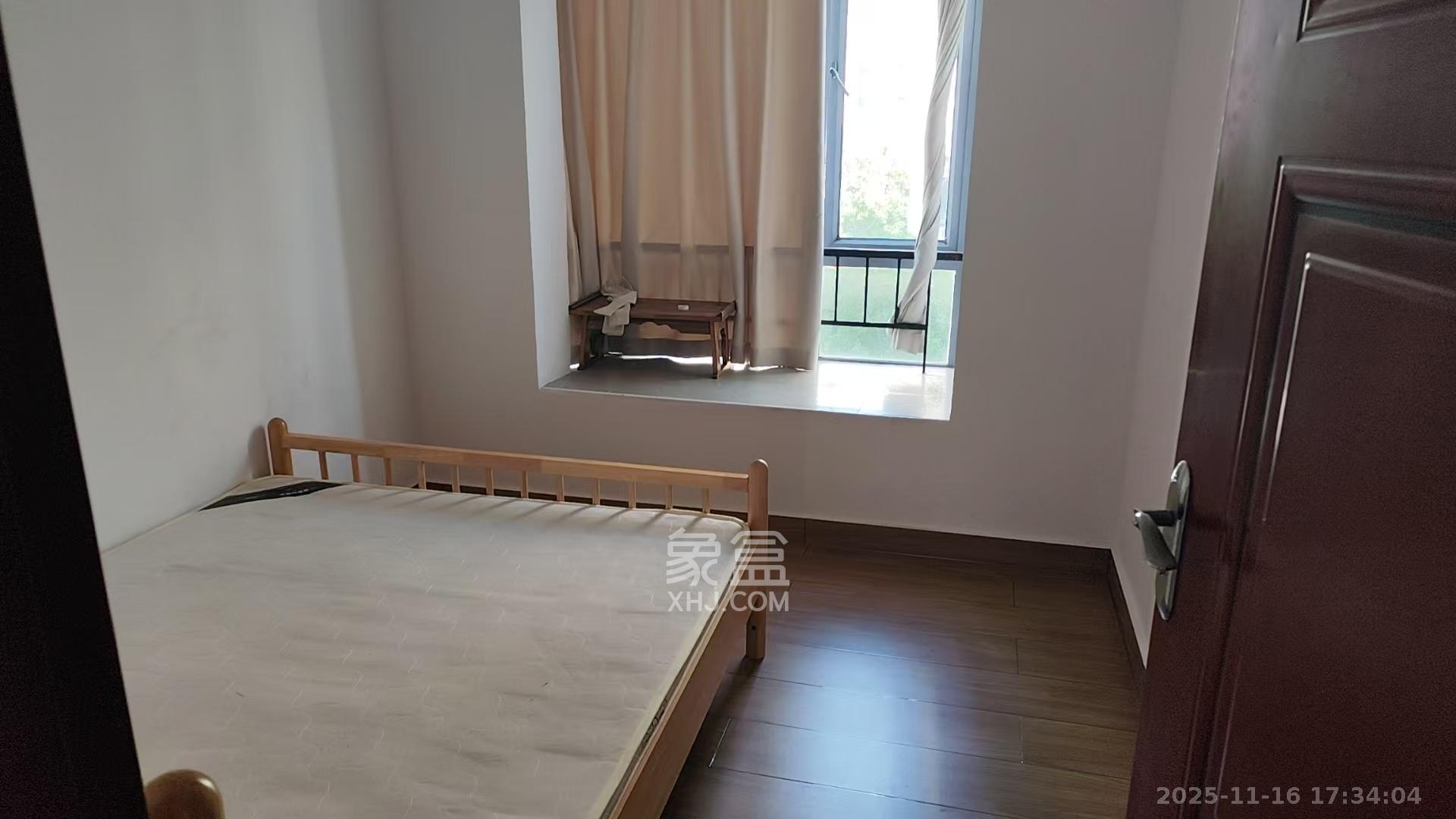 银港水晶城  3室2厅2卫    3000.0元/月室内图