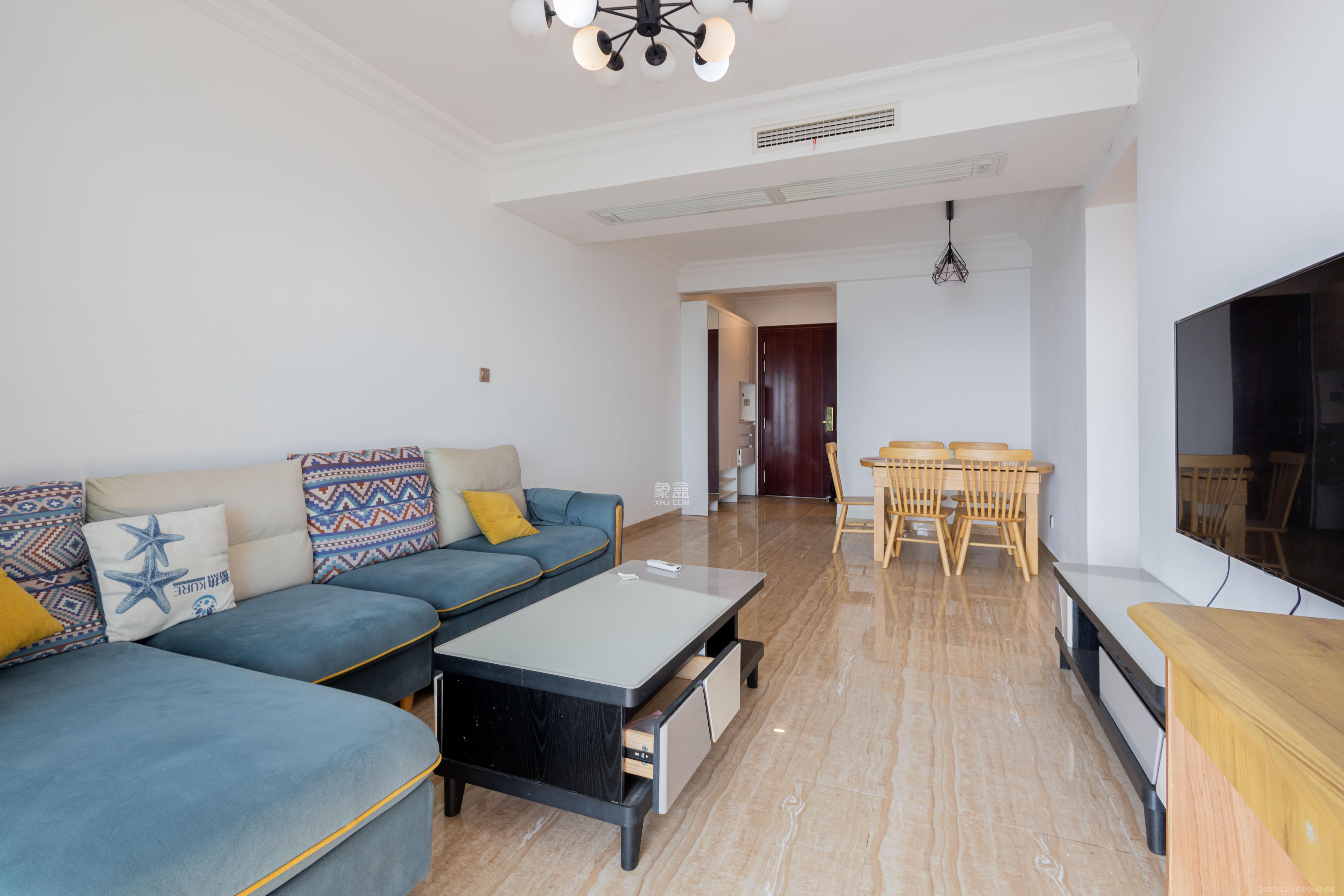 碧桂园星城首府  3室2厅2卫    55.8万客厅