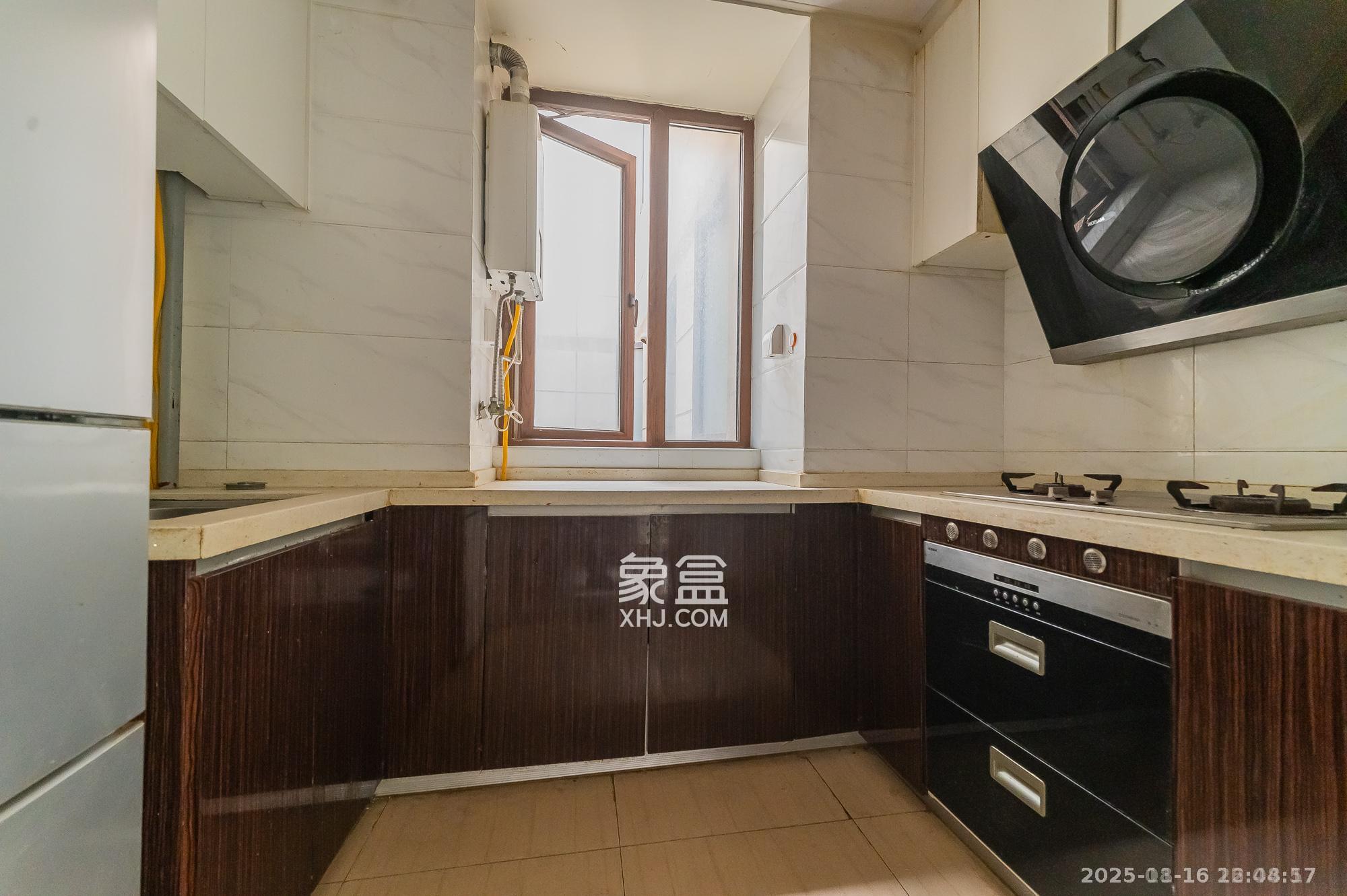 碧桂园中央花园 3室2厅2卫 2300.0元/月 碧桂园中央花园 3室2厅2卫 2300.0元/月室内图