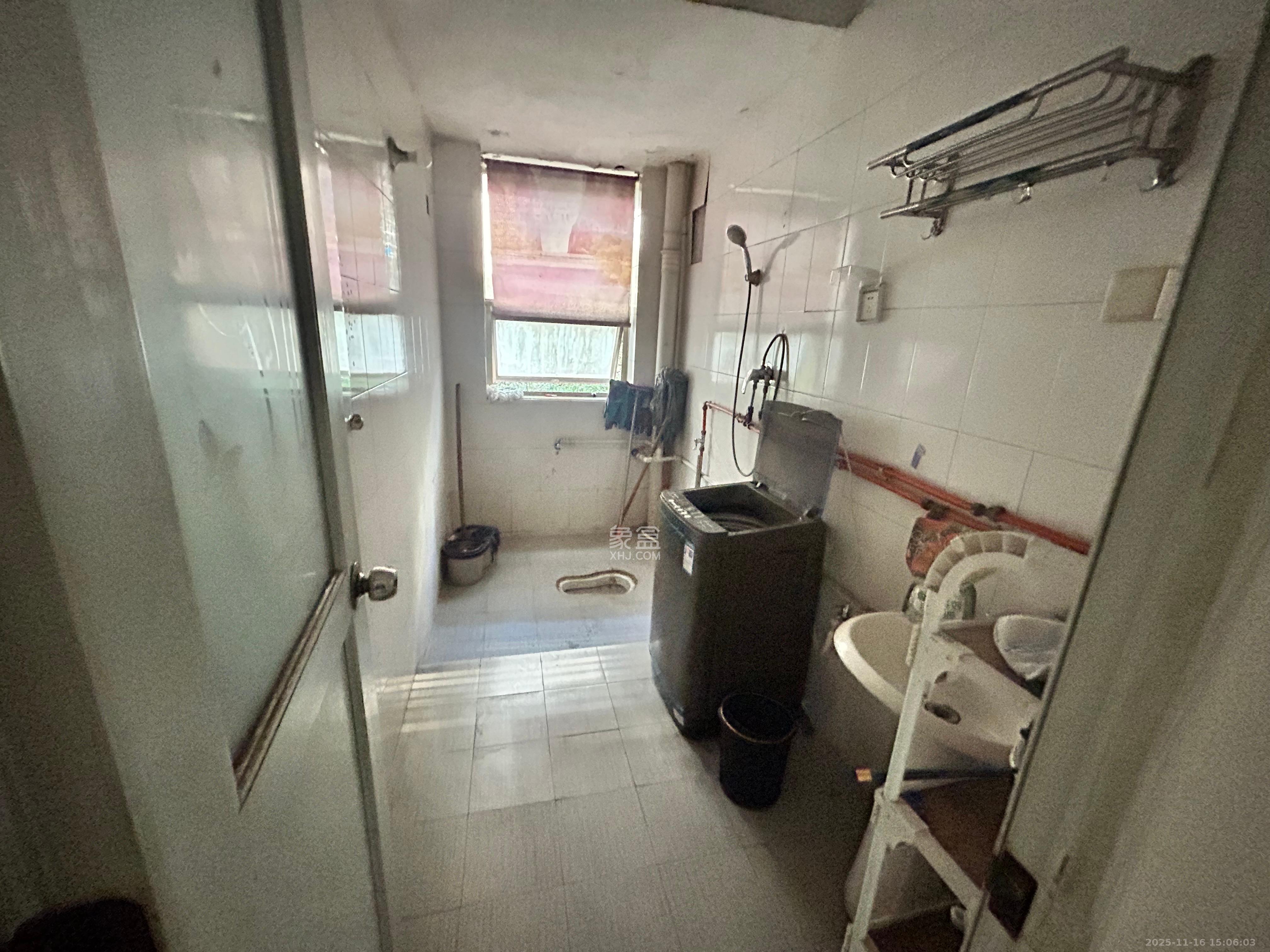 芙蓉公寓 1室2厅2卫 2500.0元/月 芙蓉公寓 1室2厅2卫 2500.0元/月室内图