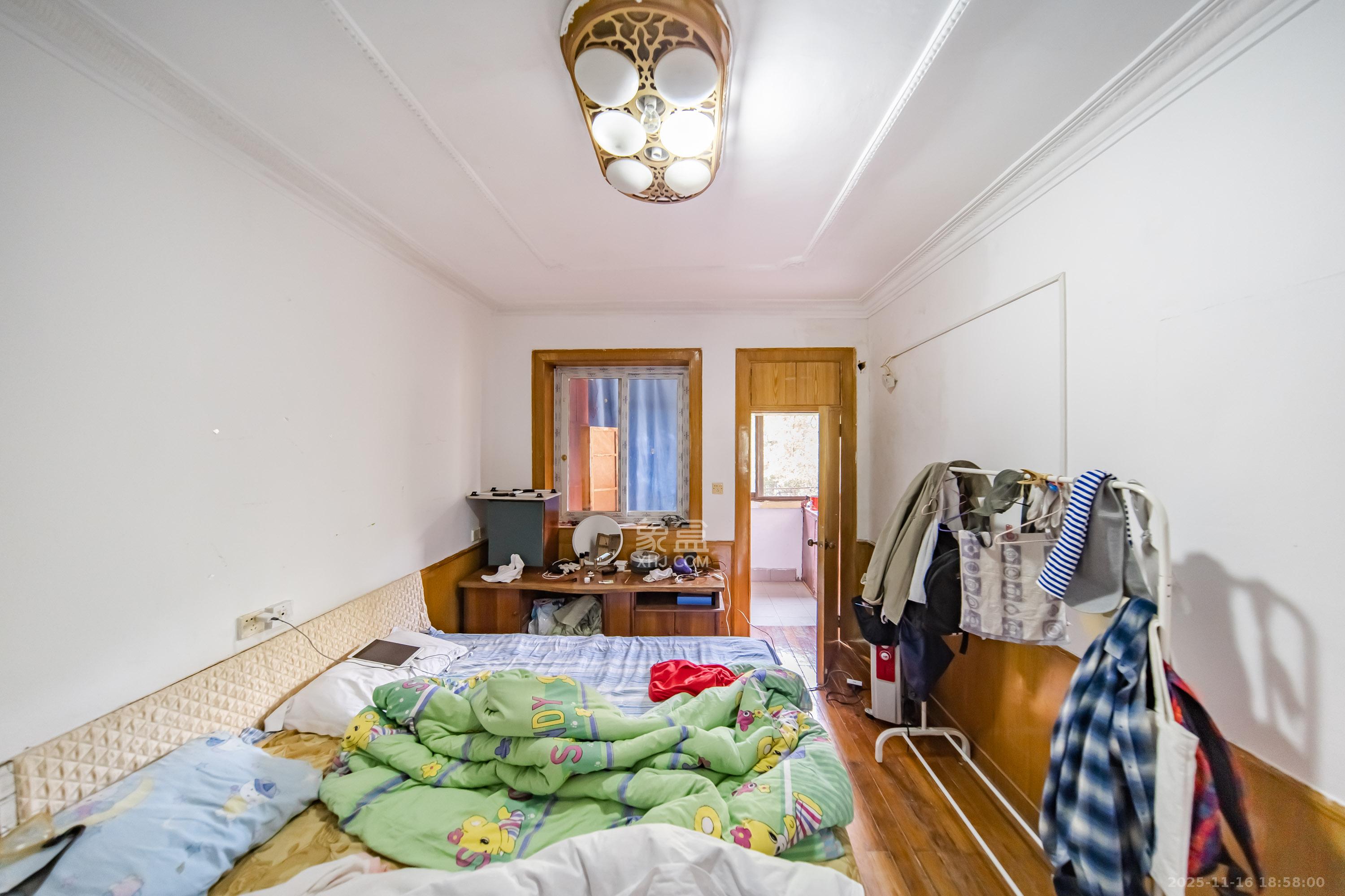 湘雅医学院(湘雅附一北院) 3室2厅1卫 50.0万 湘雅医学院(湘雅附一北院) 3室2厅1卫 50.0万卧室