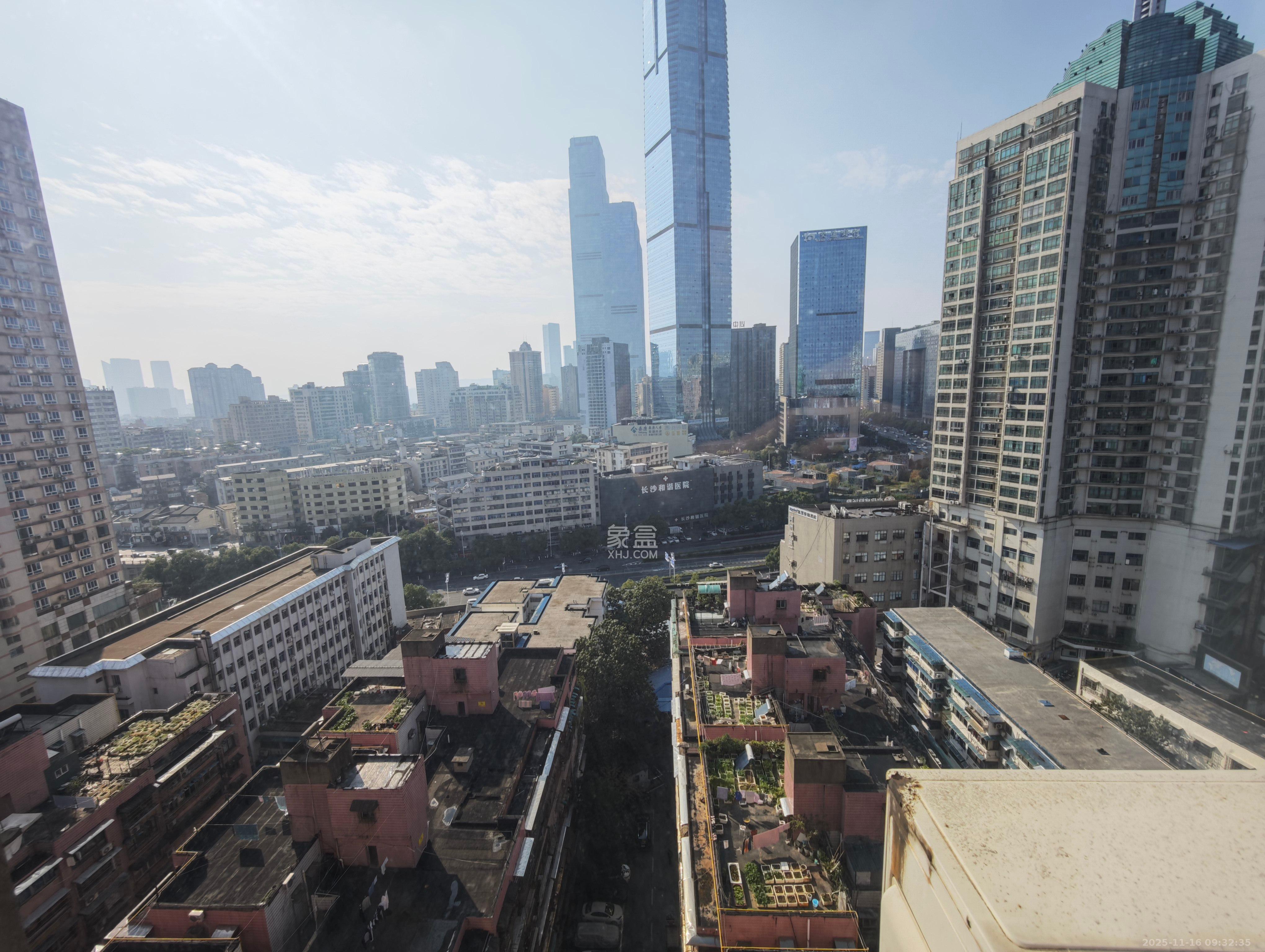 新富城   418.0㎡      12000.0元/月室内图