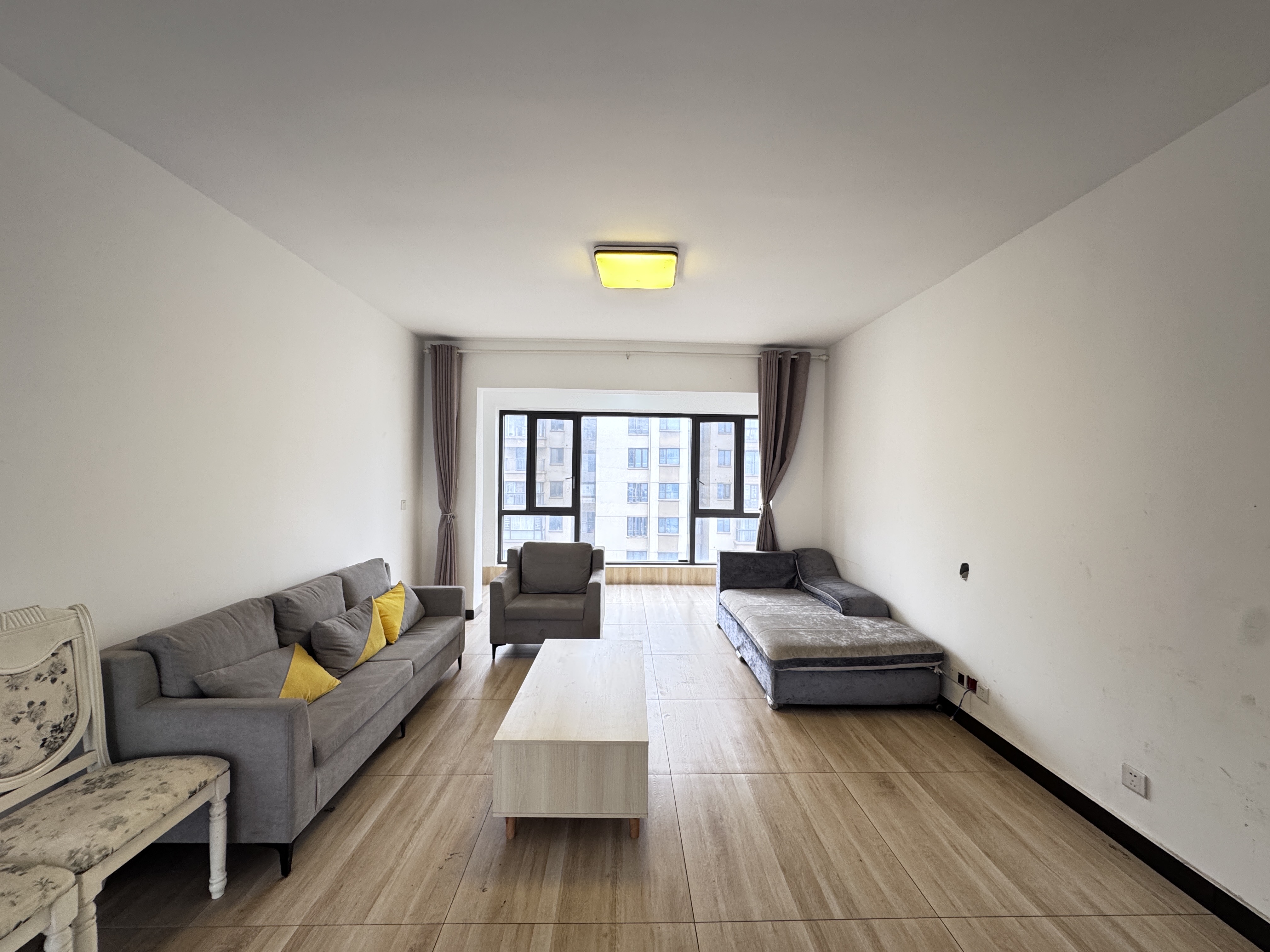 金广星苑 3室2厅2卫 2200.0元/月 金广星苑 3室2厅2卫 2200.0元/月户型图