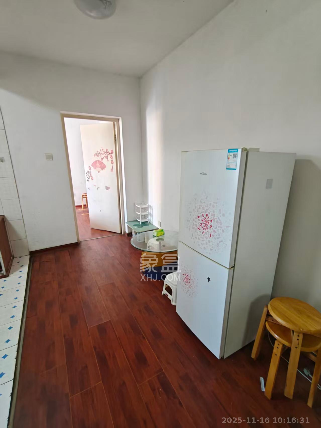 标准件厂宿舍(长沙标准件总厂宿舍) 1室0厅0卫 1500.0元/月 标准件厂宿舍(长沙标准件总厂宿舍) 1室0厅0卫 1500.0元/月室内图