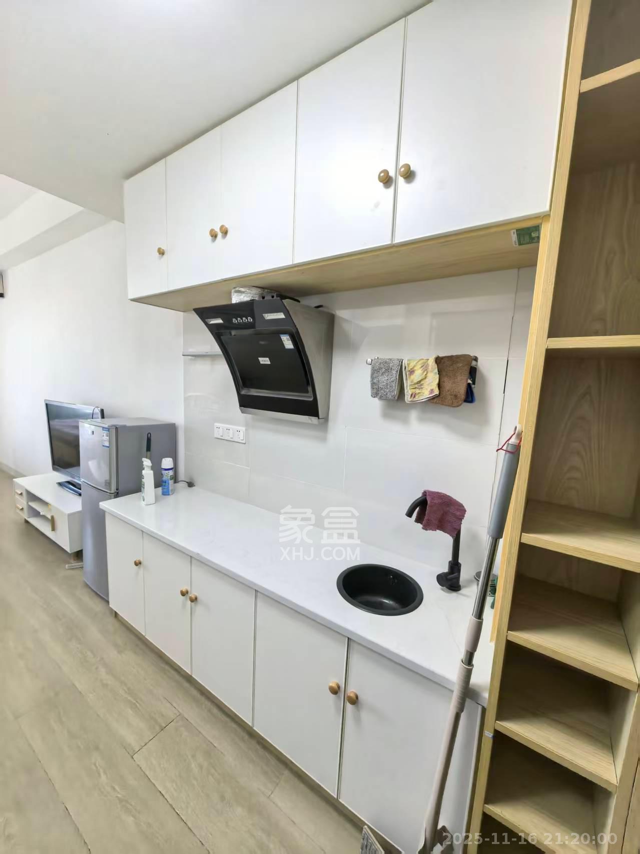 保利麓谷林语I区  1室1厅1卫    1500.0元/月室内图