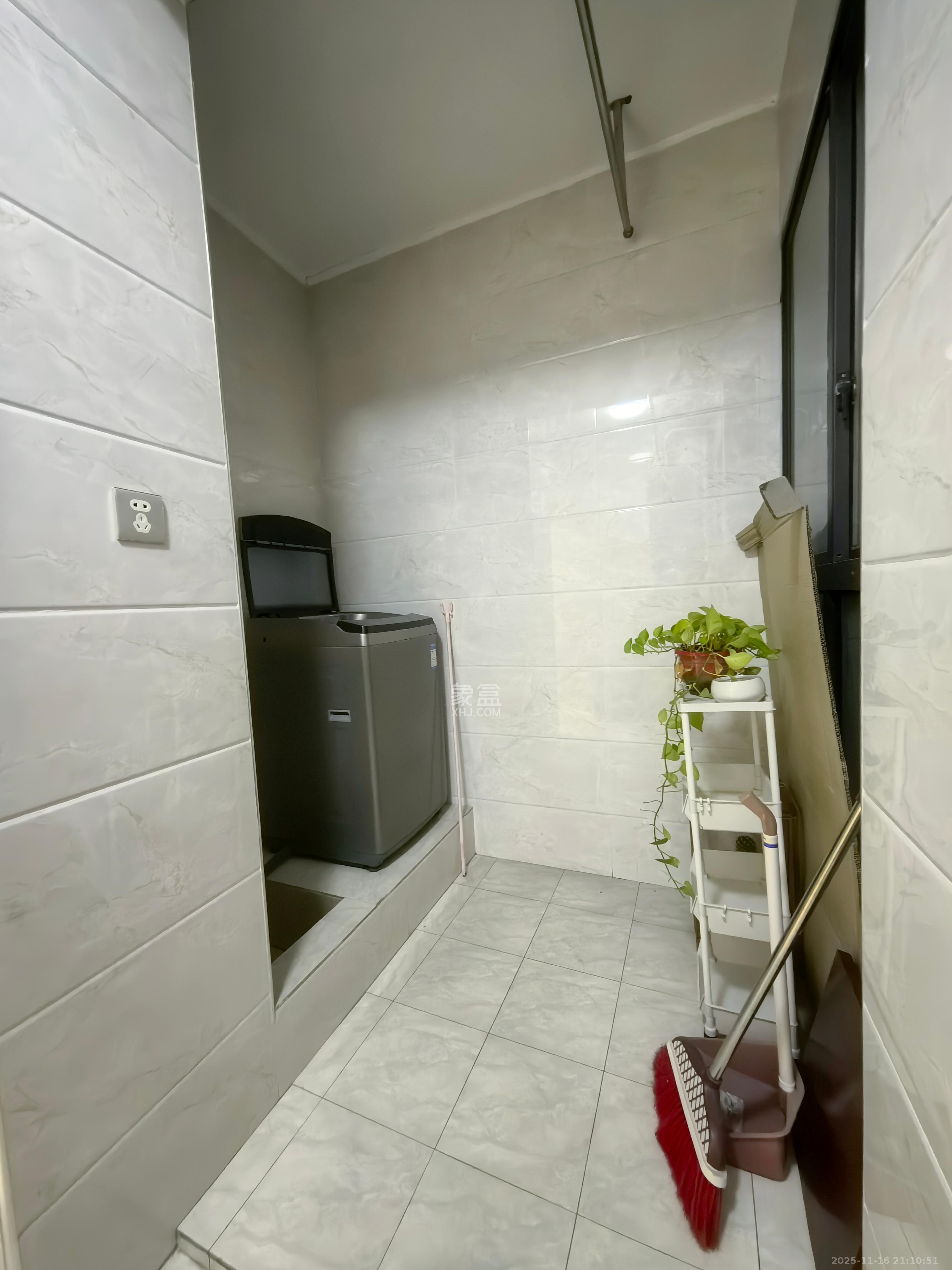 芒果天地(芒果雅苑)  3室2厅1卫    3100.0元/月室内图