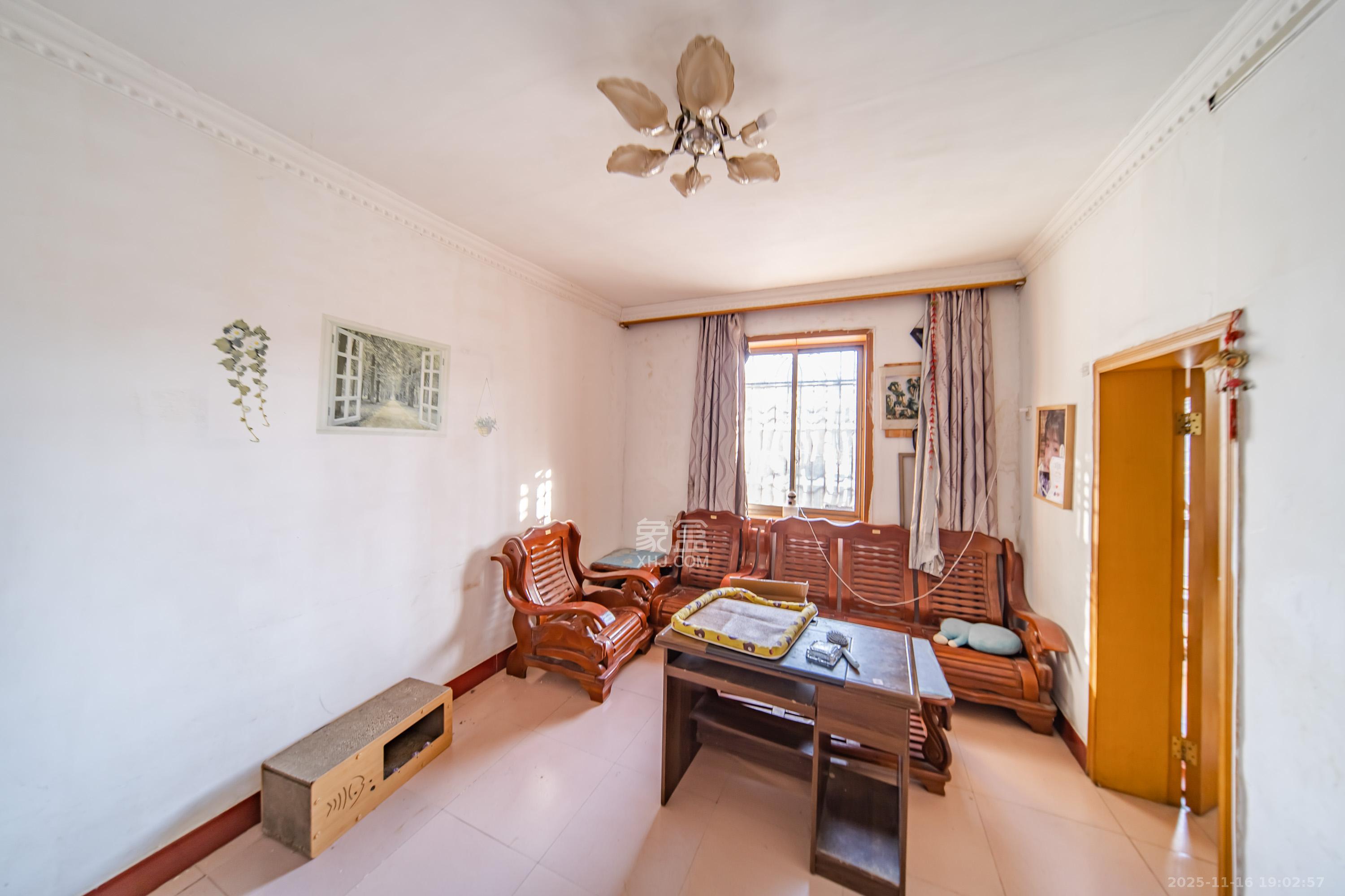 大/小王家巷散盘 1室1厅1卫 32.0万 大/小王家巷散盘 1室1厅1卫 32.0万客厅