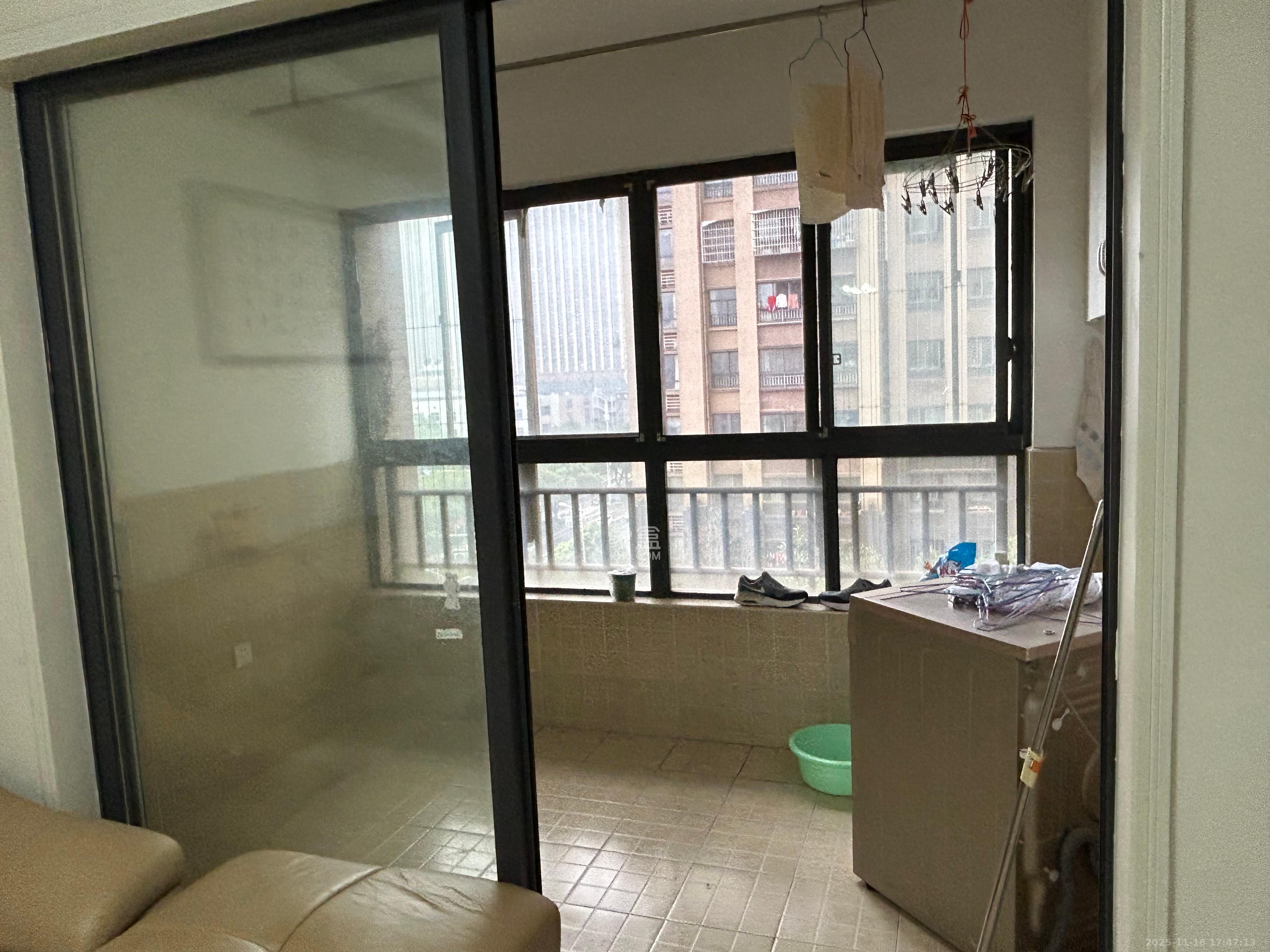 香樟兰亭(朗峰苑) 3室2厅1卫 2200.0元/月 香樟兰亭(朗峰苑) 3室2厅1卫 2200.0元/月室内图