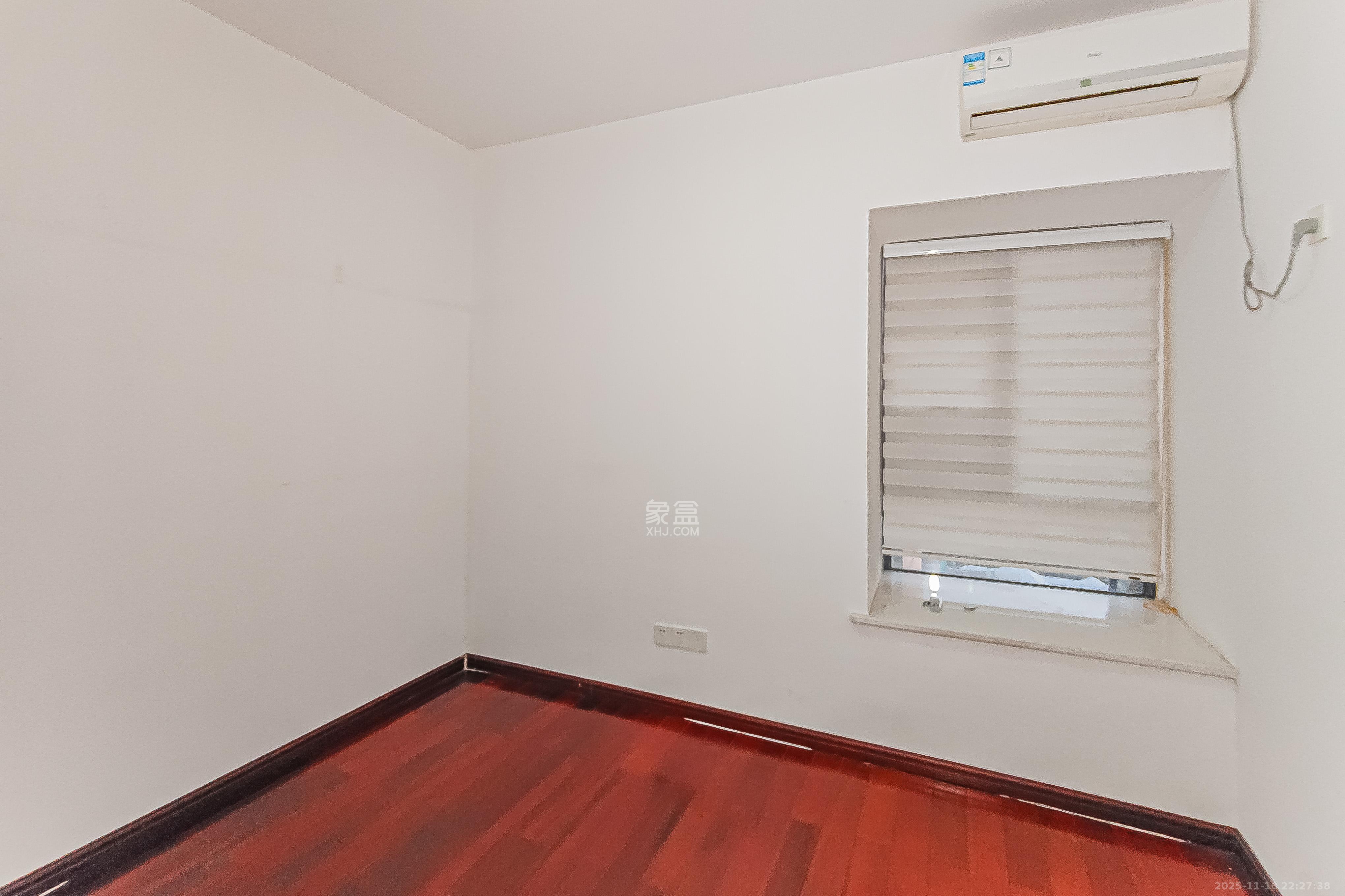 钱隆首府(福晟御园) 3室2厅2卫 135.0万 钱隆首府(福晟御园) 3室2厅2卫 135.0万卧室