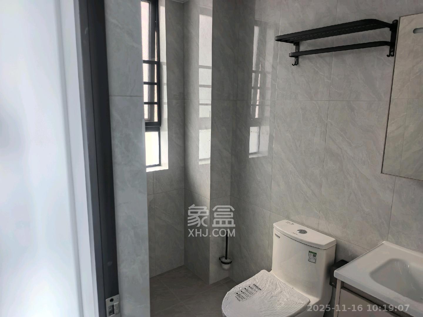 伊景园滨河苑  3室2厅2卫    2300.0元/月室内图