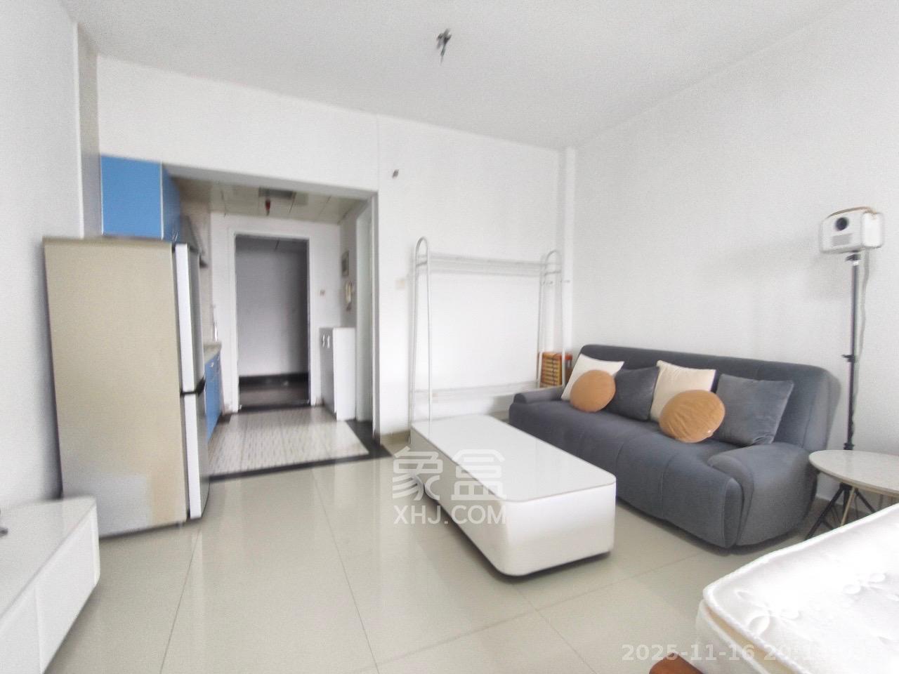 2076至高点  1室1厅1卫    1500.0元/月室内图