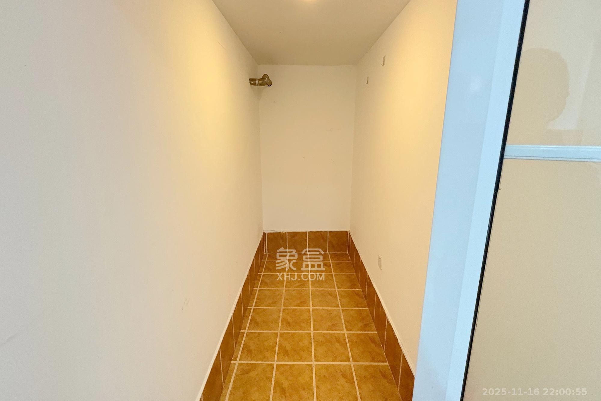 铂宫  2室2厅2卫    120.0万阳台