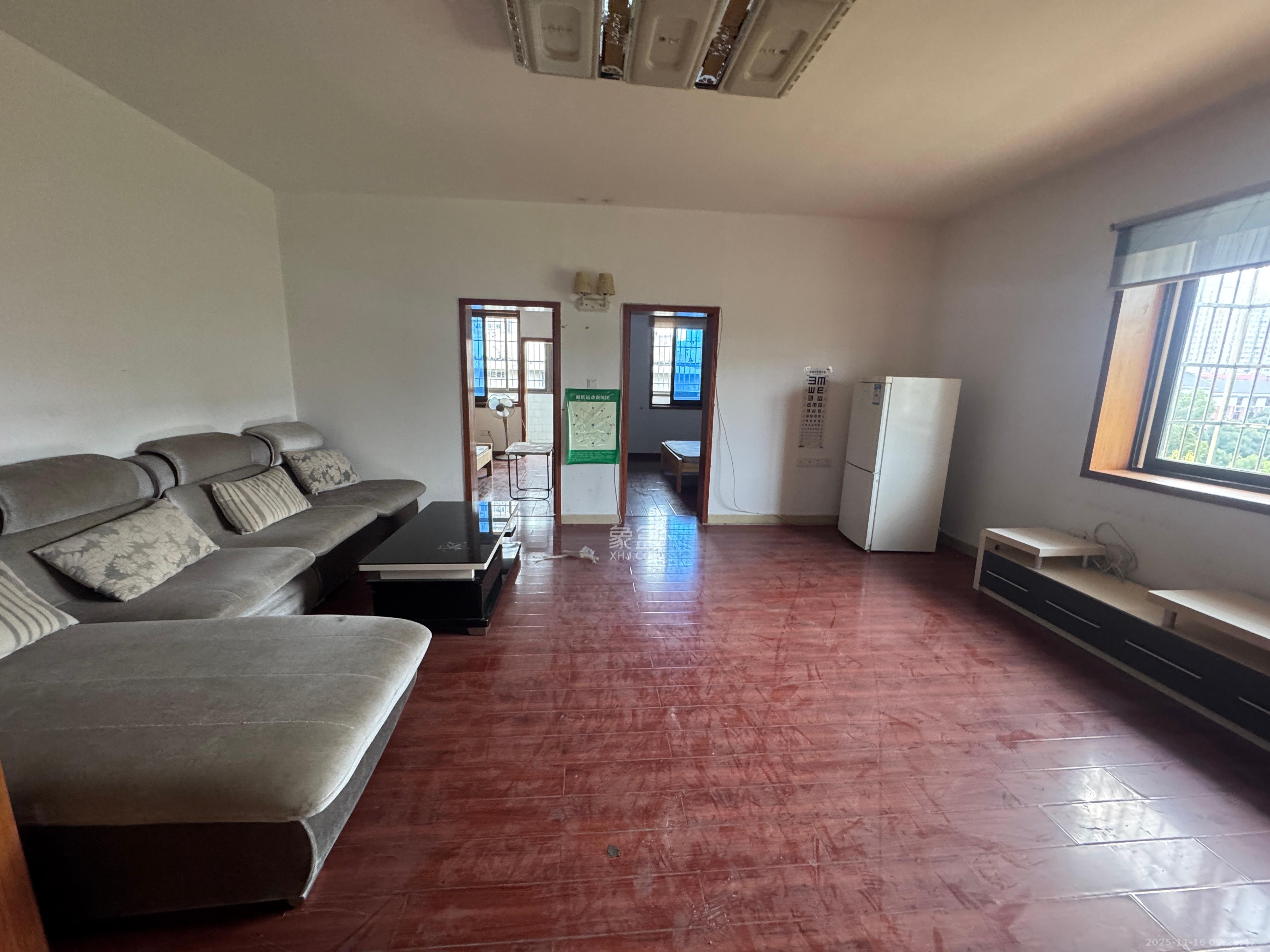 乔庄社区  3室1厅1卫    1300.0元/月