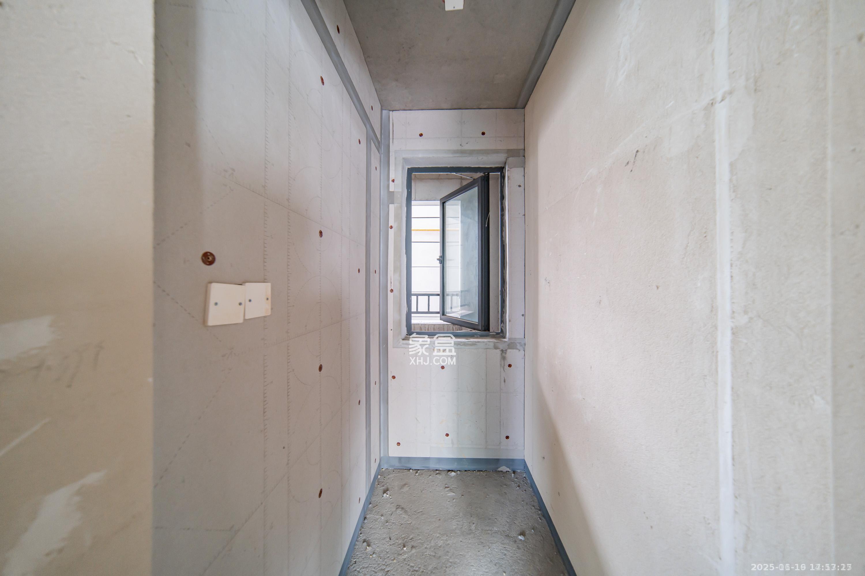 保利长交锦上  3室2厅1卫    1500.0元/月室内图