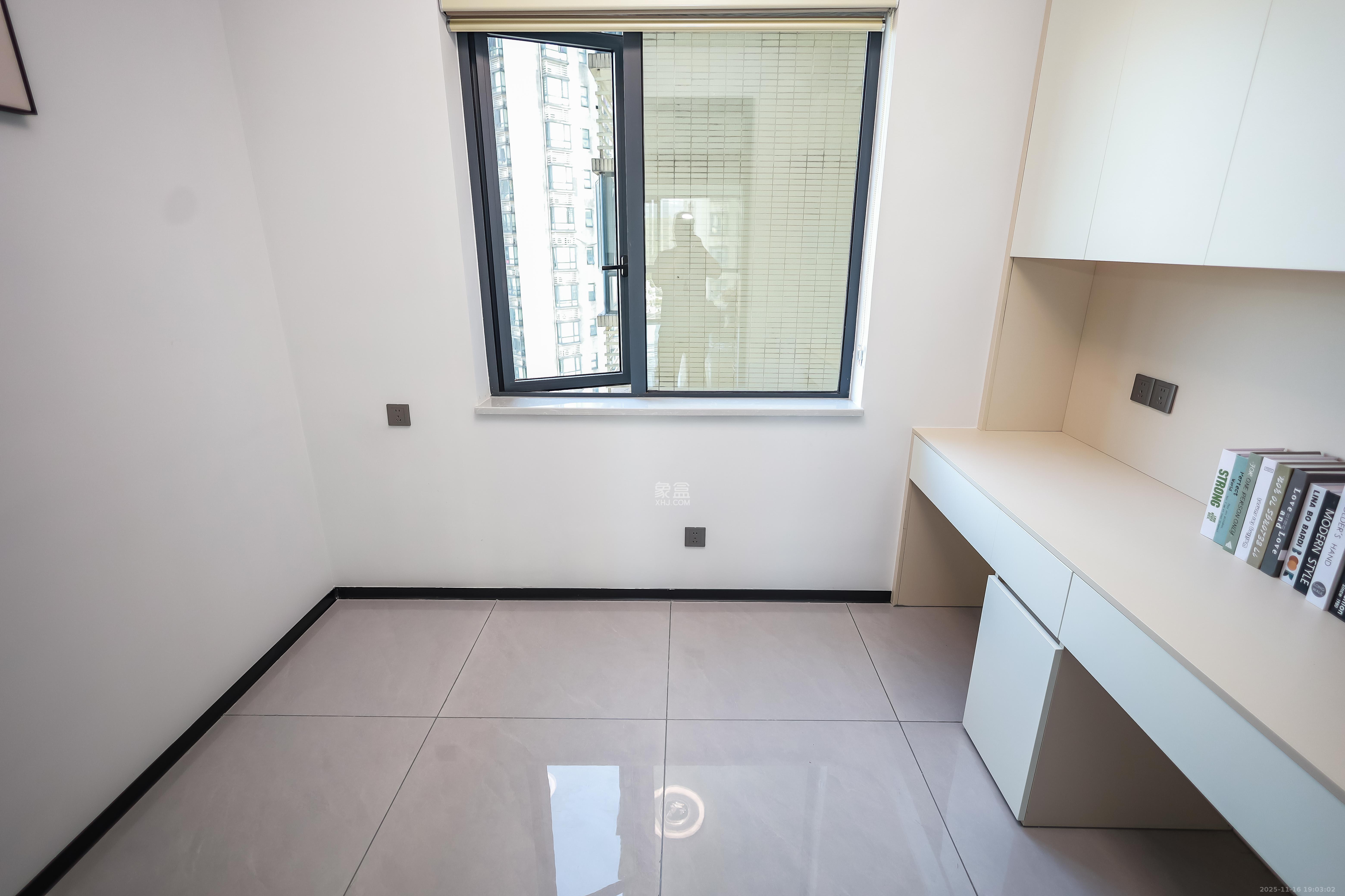 莱茵城  4室2厅2卫    116.0万卧室