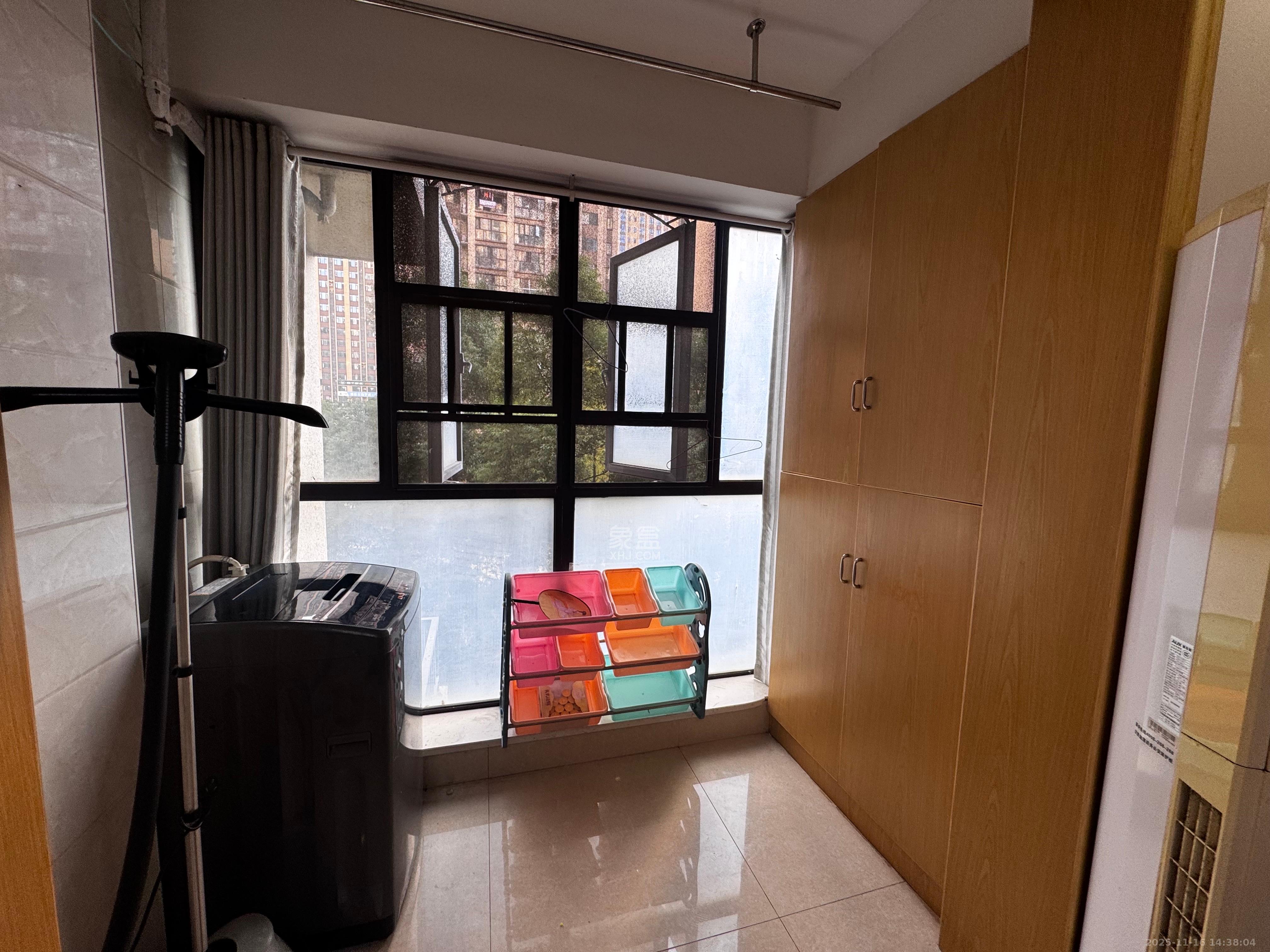 雨花公馆(紫苔名苑) 3室2厅1卫 2700.0元/月 雨花公馆(紫苔名苑) 3室2厅1卫 2700.0元/月室内图