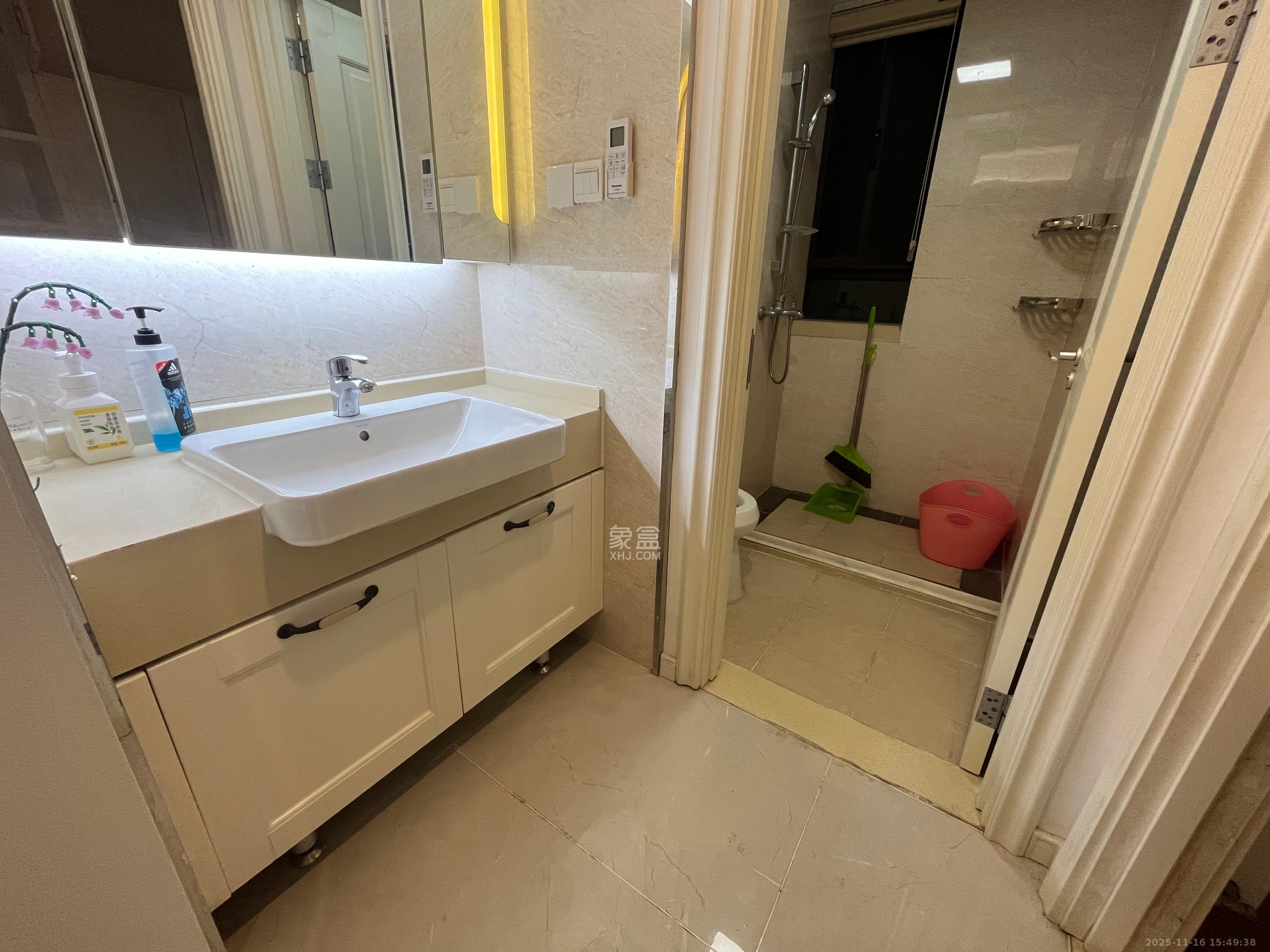 万科里金域国际  3室2厅2卫    3800.0元/月室内图