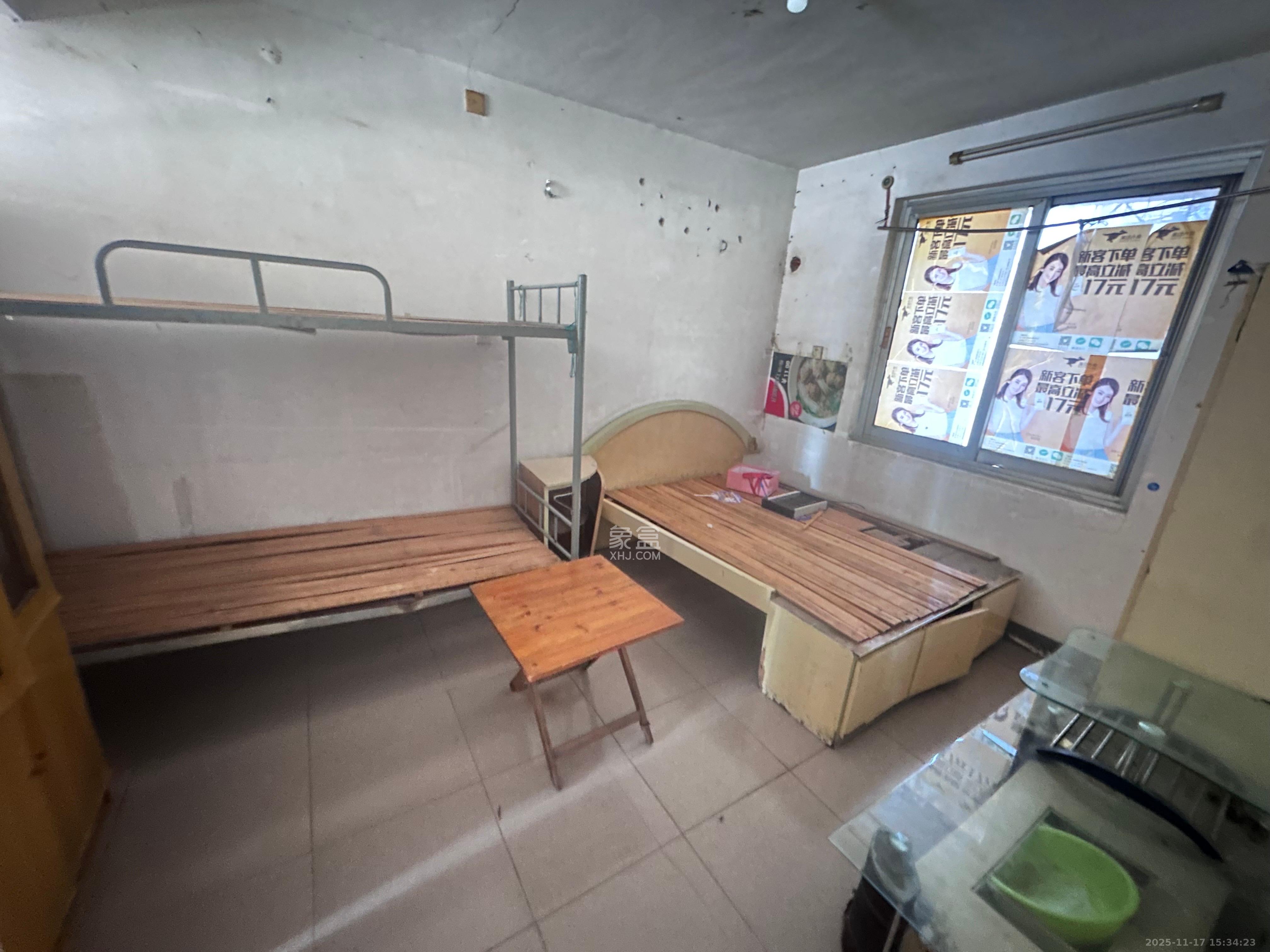 学宫公寓  3室1厅1卫    1500.0元/月室内图