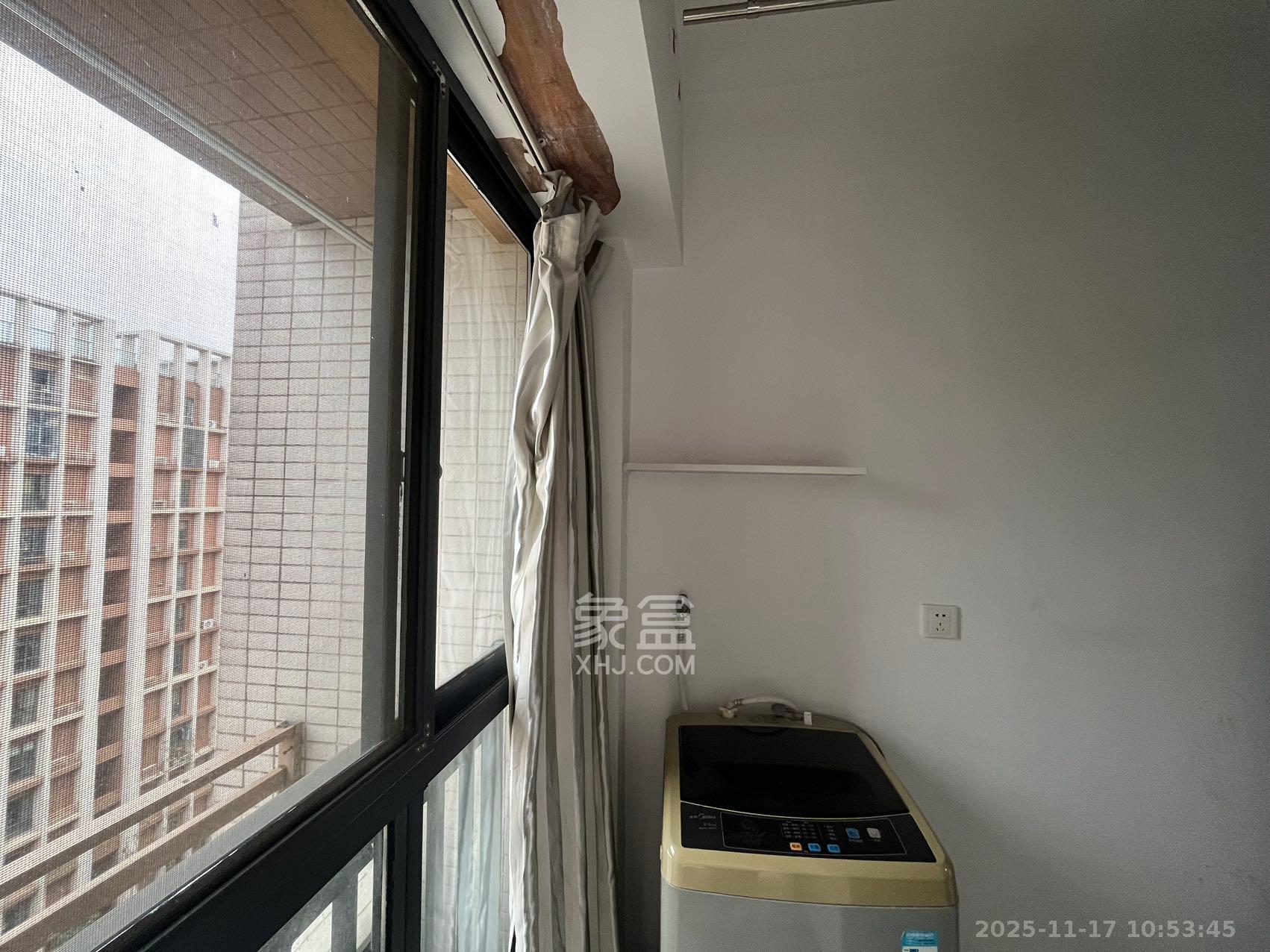 中建芙蓉工社 1室1厅1卫 1300.0元/月 中建芙蓉工社 1室1厅1卫 1300.0元/月室内图