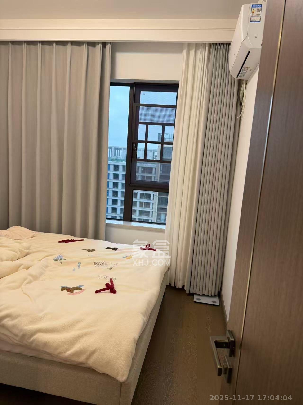 龙湖铂金中心(龙湖春江郦城) 3室2厅2卫 5600.0元/月 龙湖铂金中心(龙湖春江郦城) 3室2厅2卫 5600.0元/月室内图