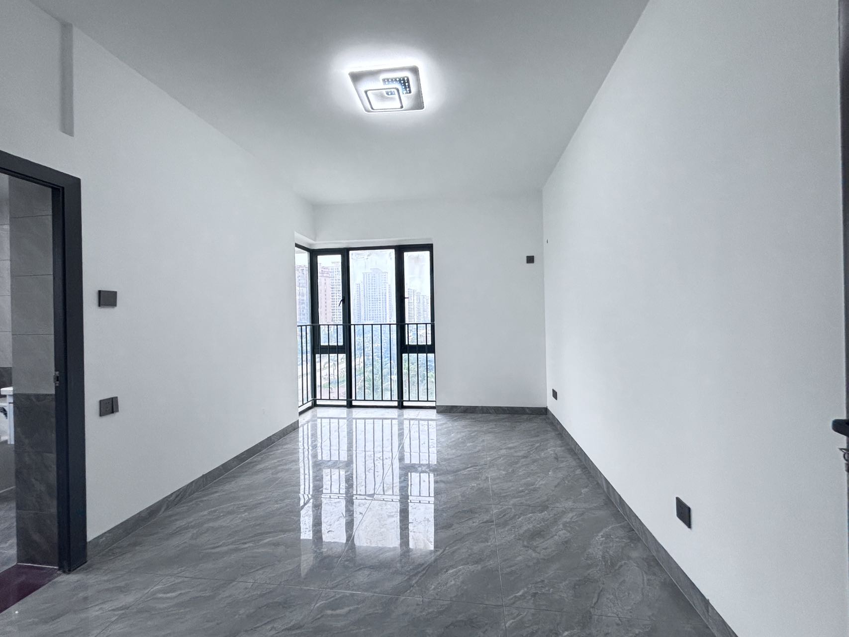 晨晖帝景  3室2厅2卫    153.0万室内图1