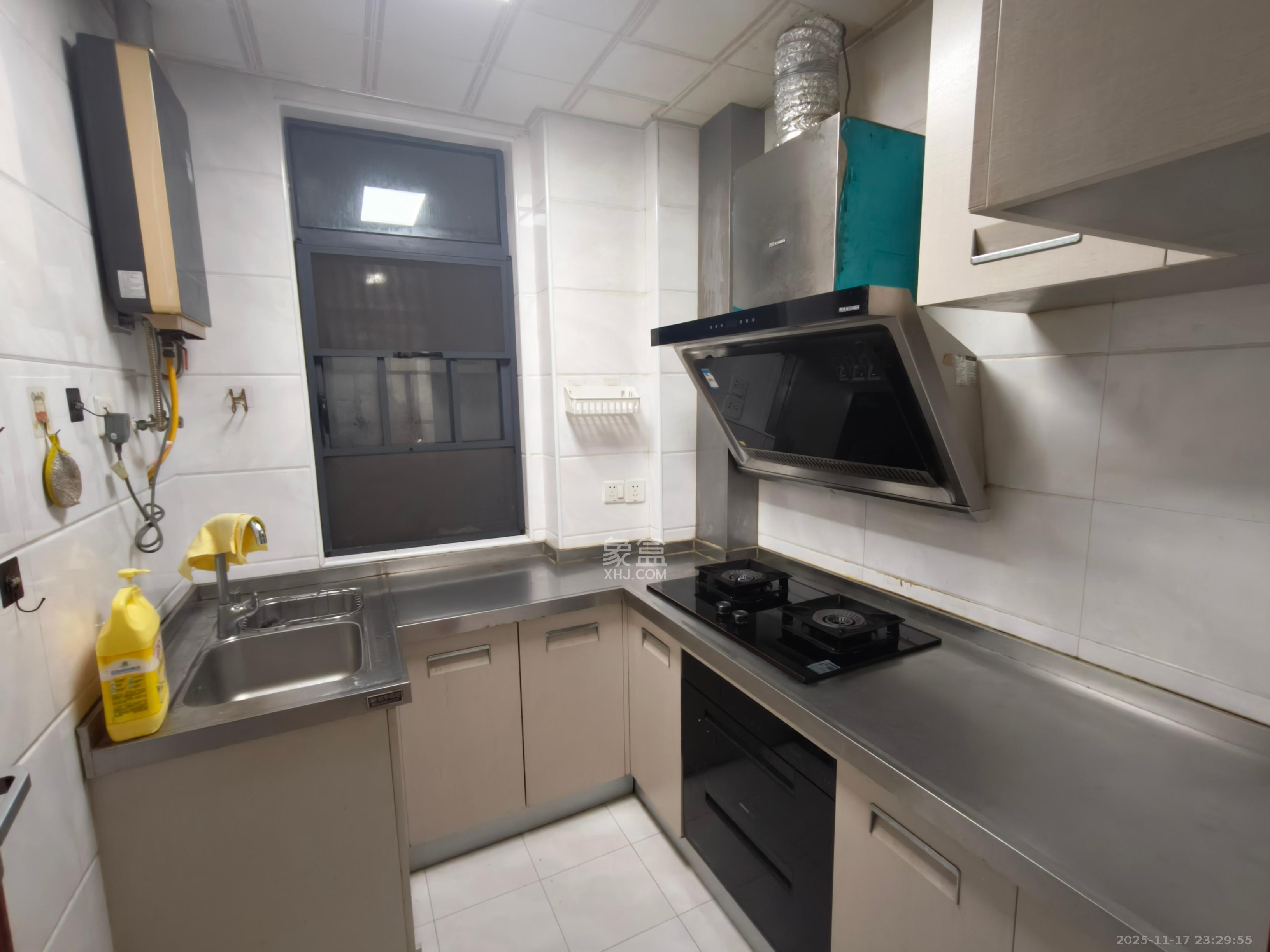 秀峰景园(领秀峰) 1室1厅1卫 1600.0元/月 秀峰景园(领秀峰) 1室1厅1卫 1600.0元/月室内图