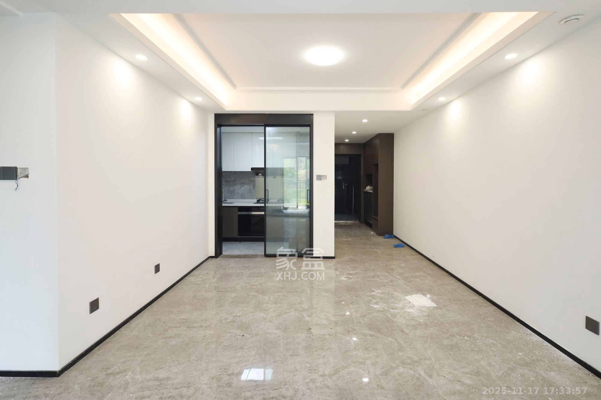 中欣楚天御府F区锦上  3室2厅2卫    2800.0元/月室内图