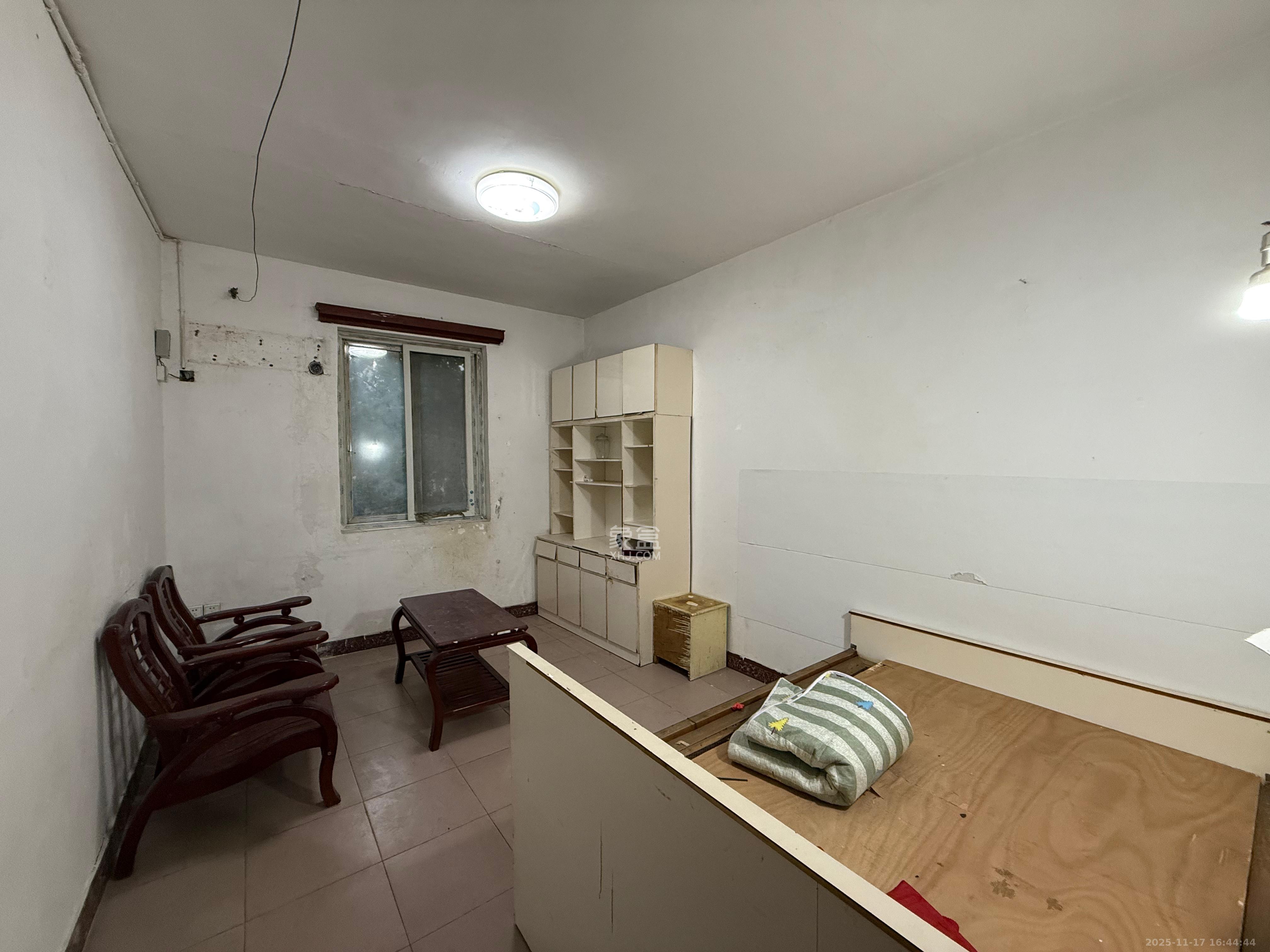 人民新村  3室1厅2卫    1500.0元/月室内图