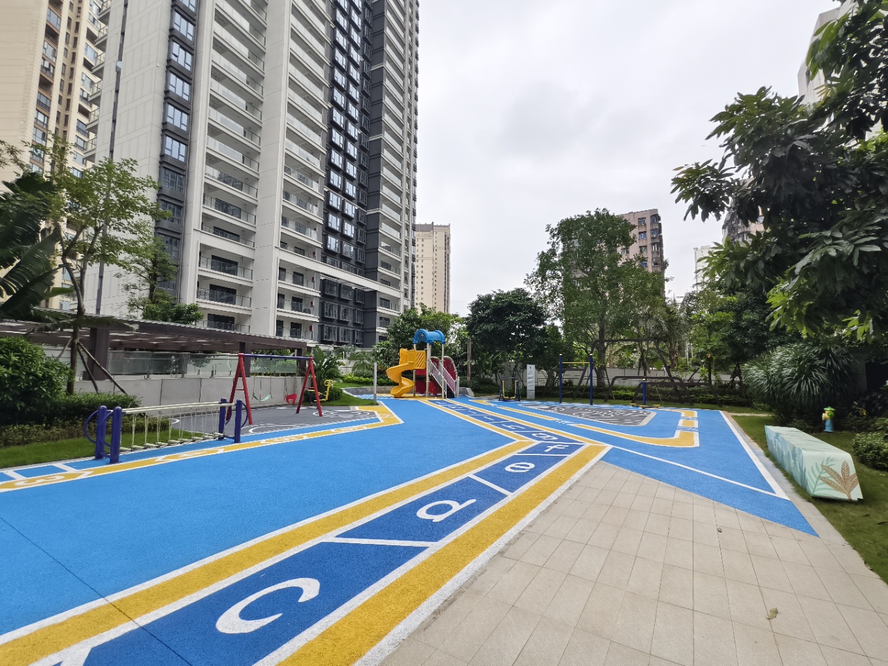 元垄望品  3室2厅2卫    4000.0元/月室内图