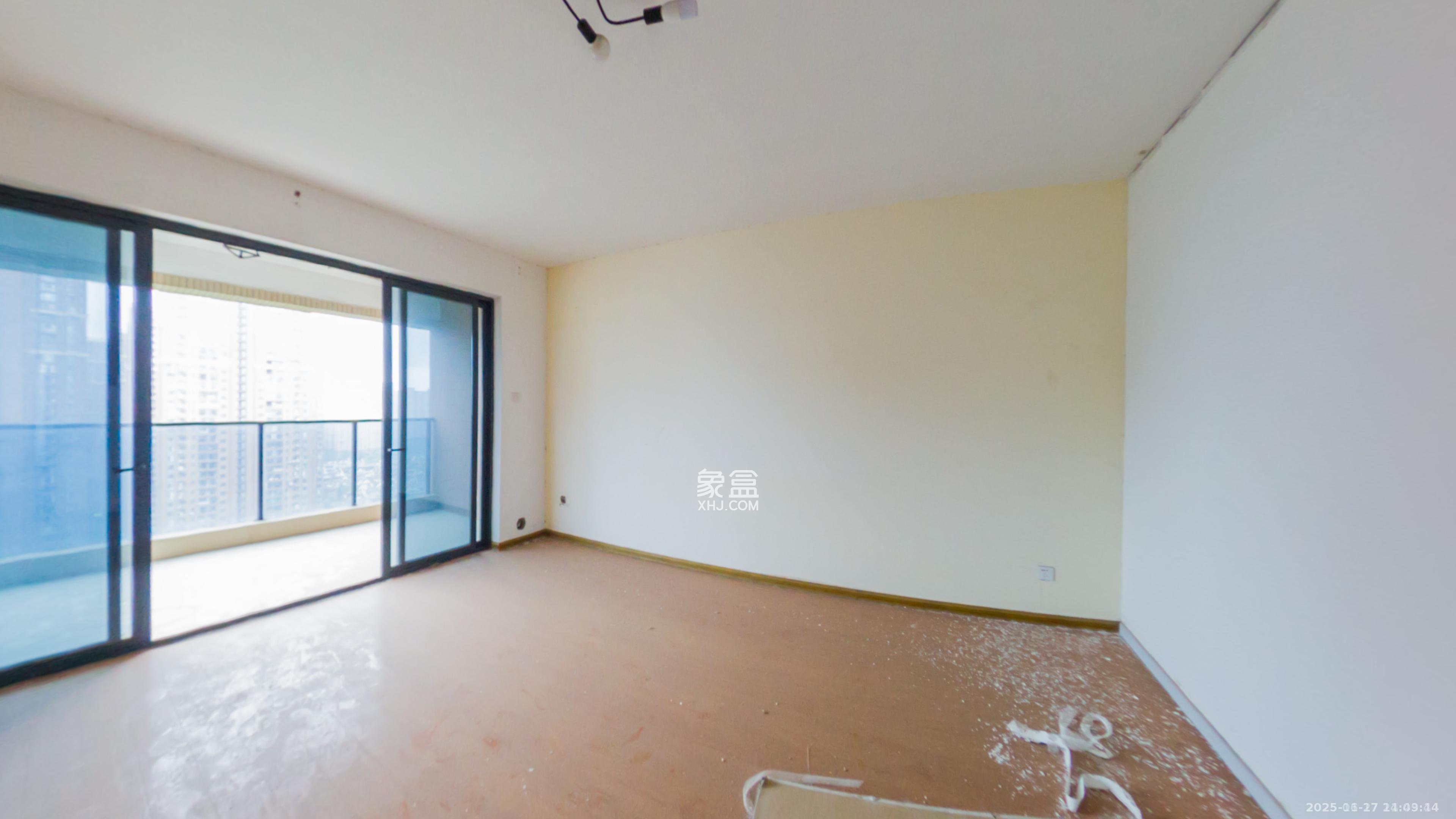 京武浪琴山一、二期 4室2厅2卫 4000.0元/月 京武浪琴山一、二期 4室2厅2卫 4000.0元/月室内图