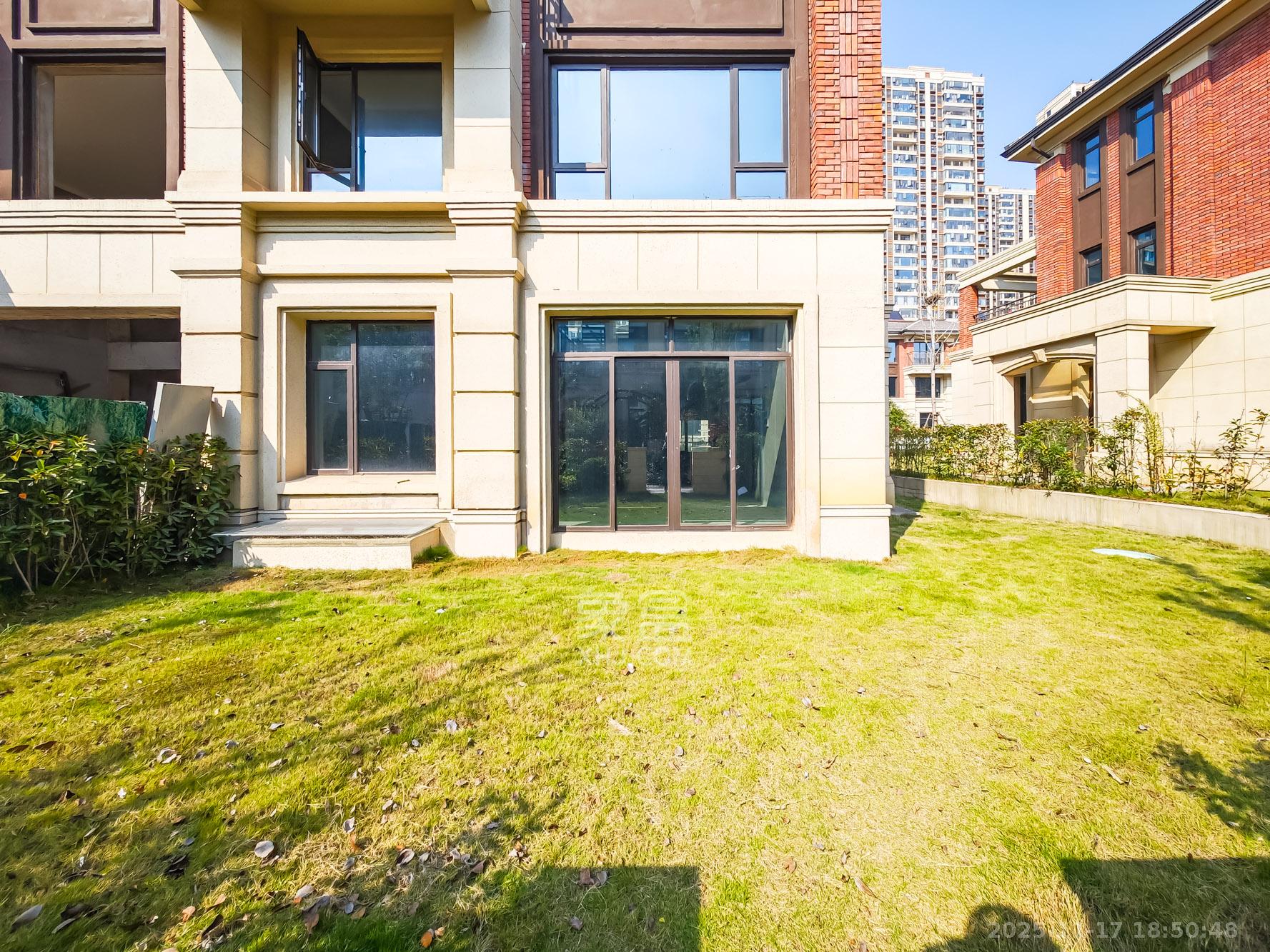 恒基旭辉湖山赋  5室3厅3卫    480.0万其他