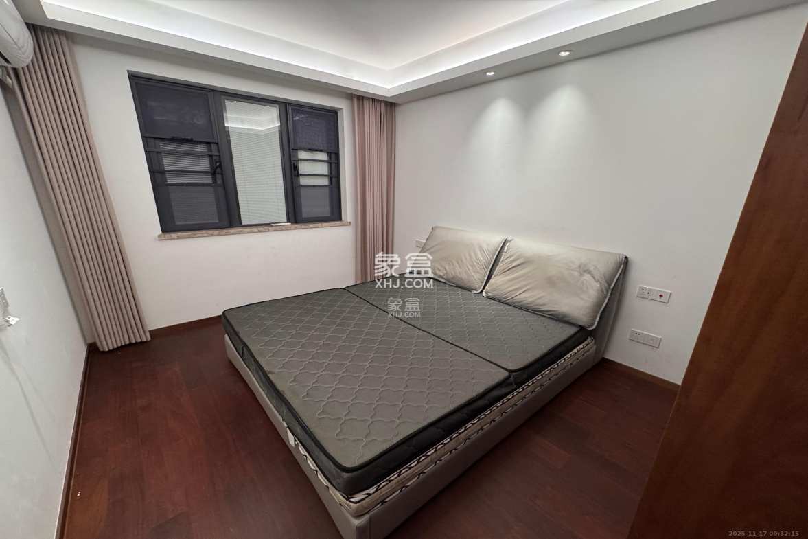 旭辉都会山 3室1厅2卫 3500.0元/月 旭辉都会山 3室1厅2卫 3500.0元/月室内图