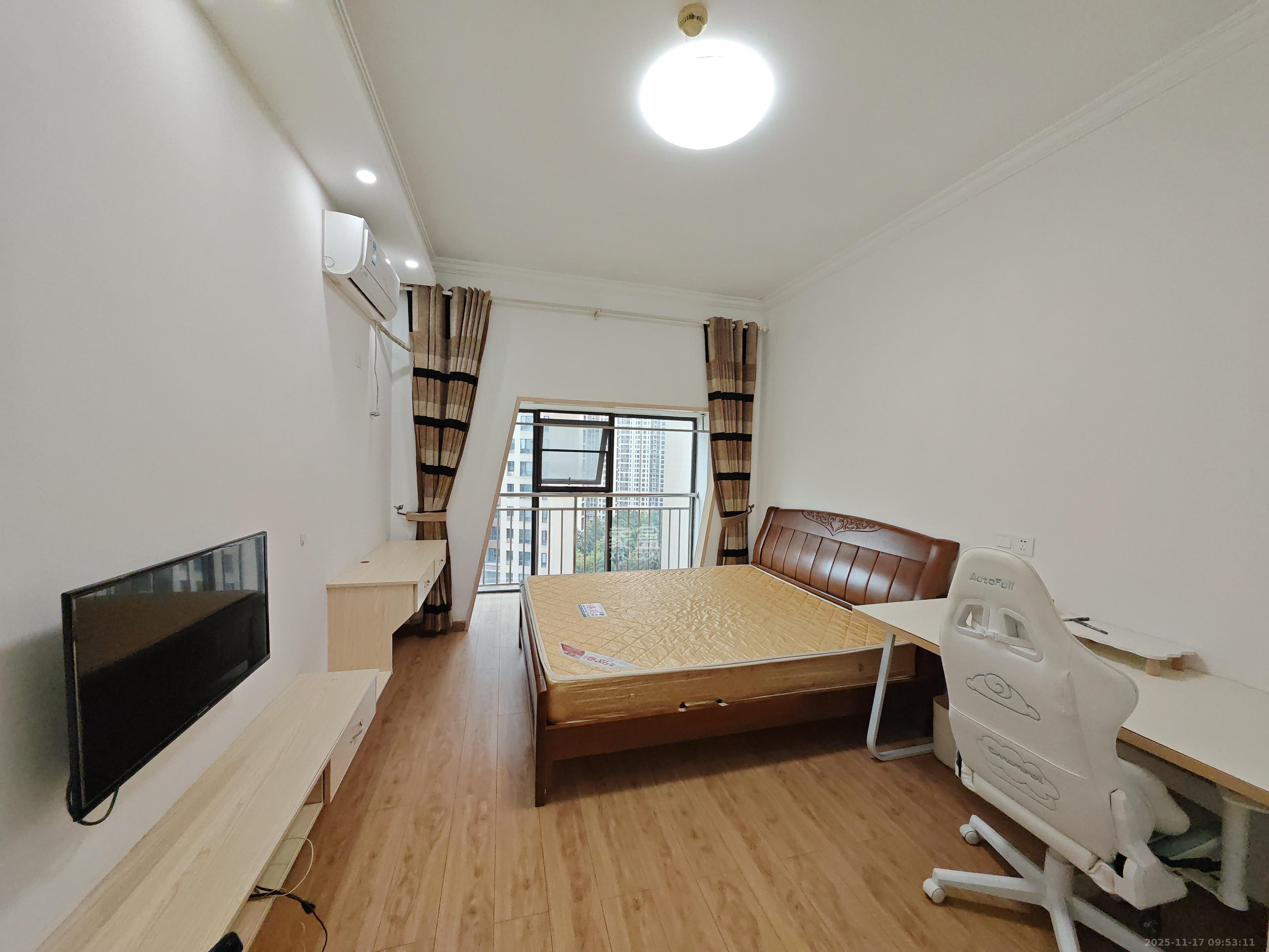 达美D6区  1室1厅1卫    1350.0元/月