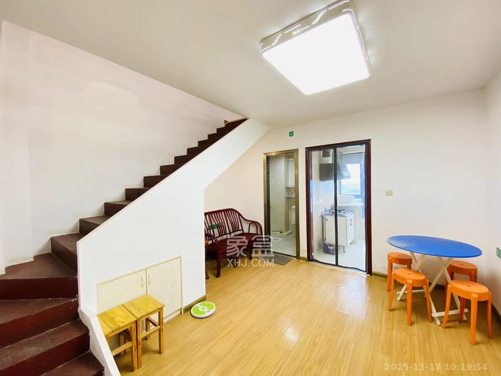 泰龙华府  1室1厅1卫    1600.0元/月室内图