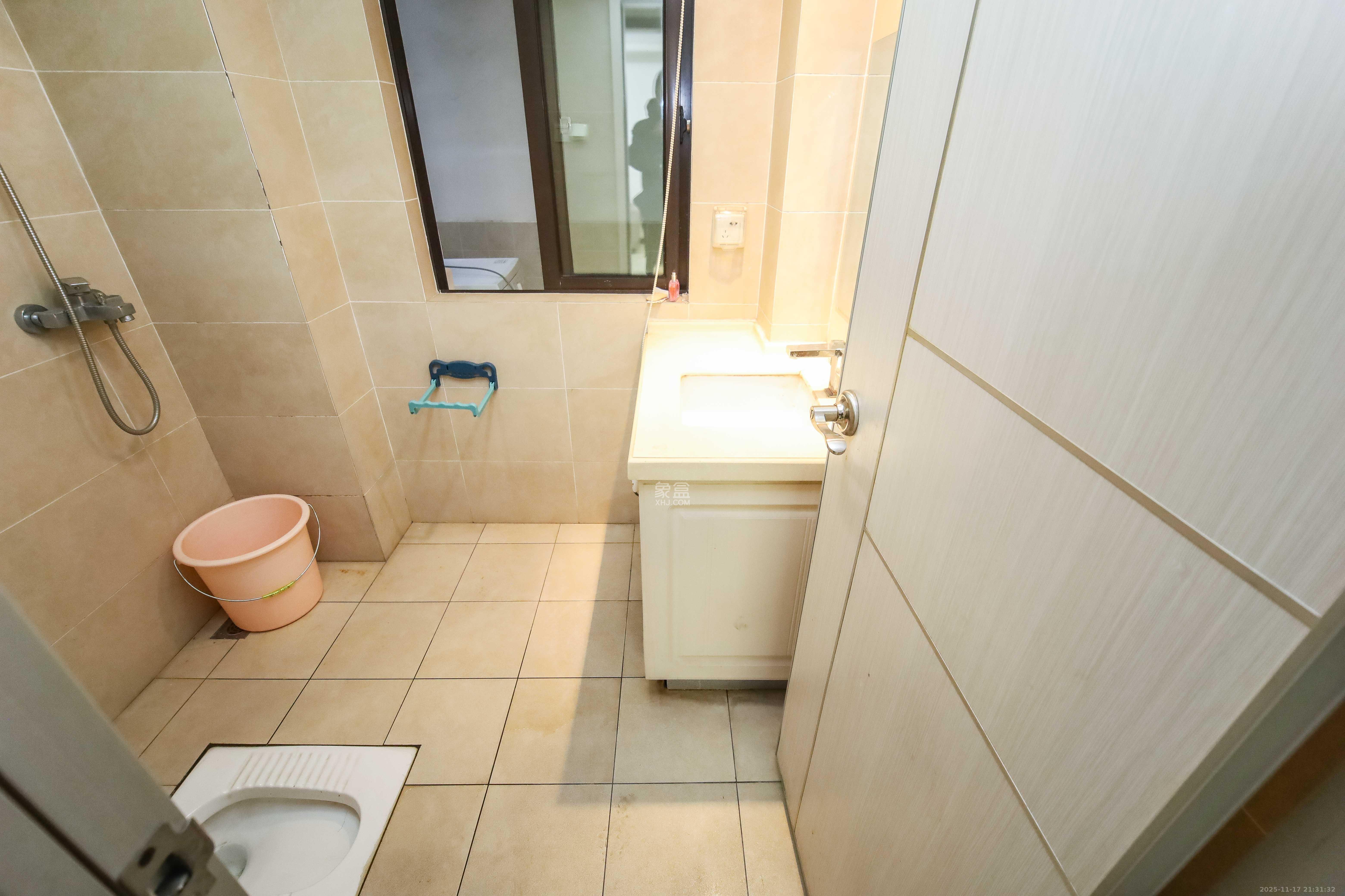 上东辛顿公寓 3室2厅2卫 85.0万 上东辛顿公寓 3室2厅2卫 85.0万卫生间