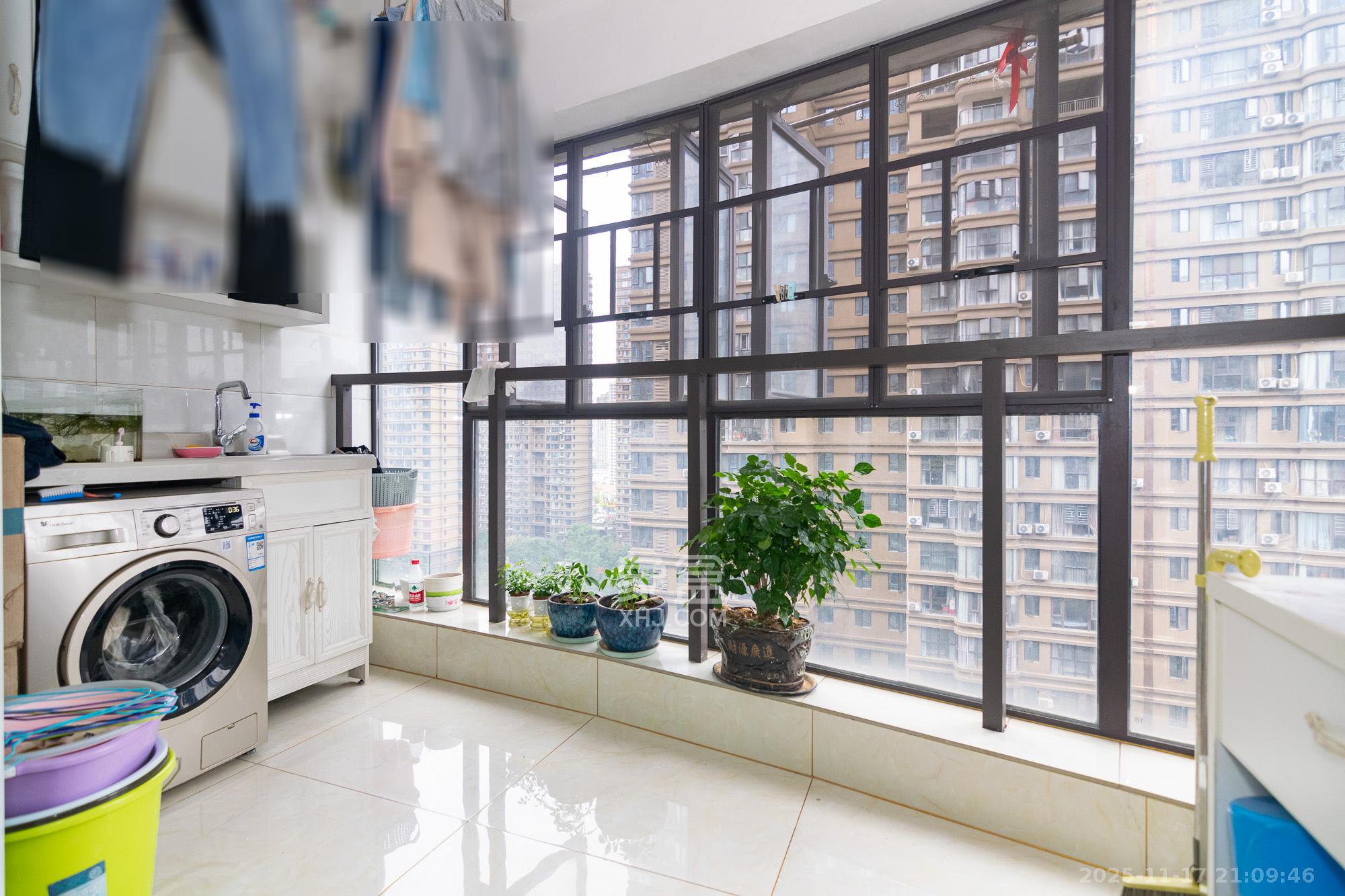 润和长郡（润和紫郡二三期）  3室2厅1卫    68.0万阳台