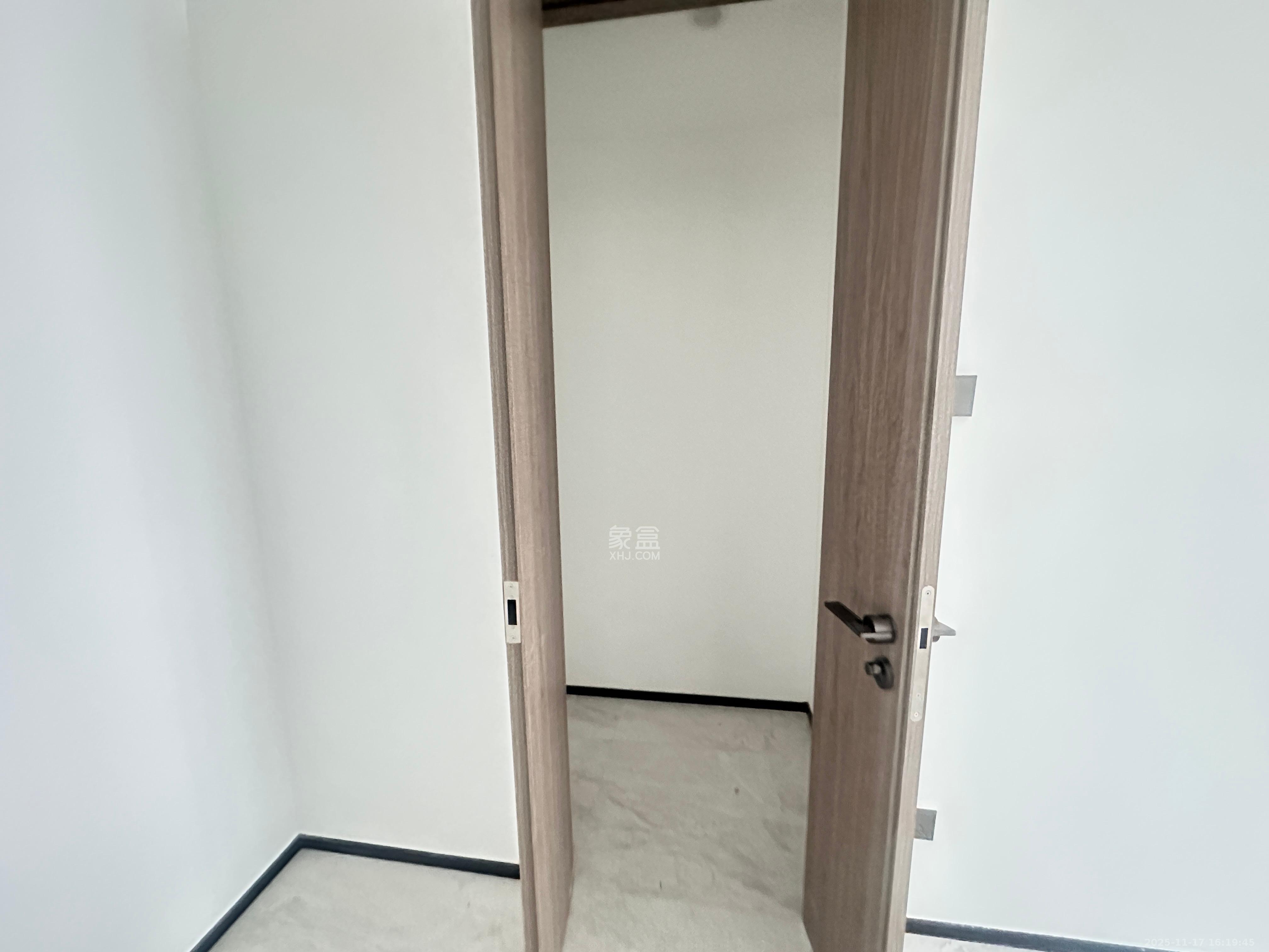 万科森林公园  3室2厅2卫    2800.0元/月室内图