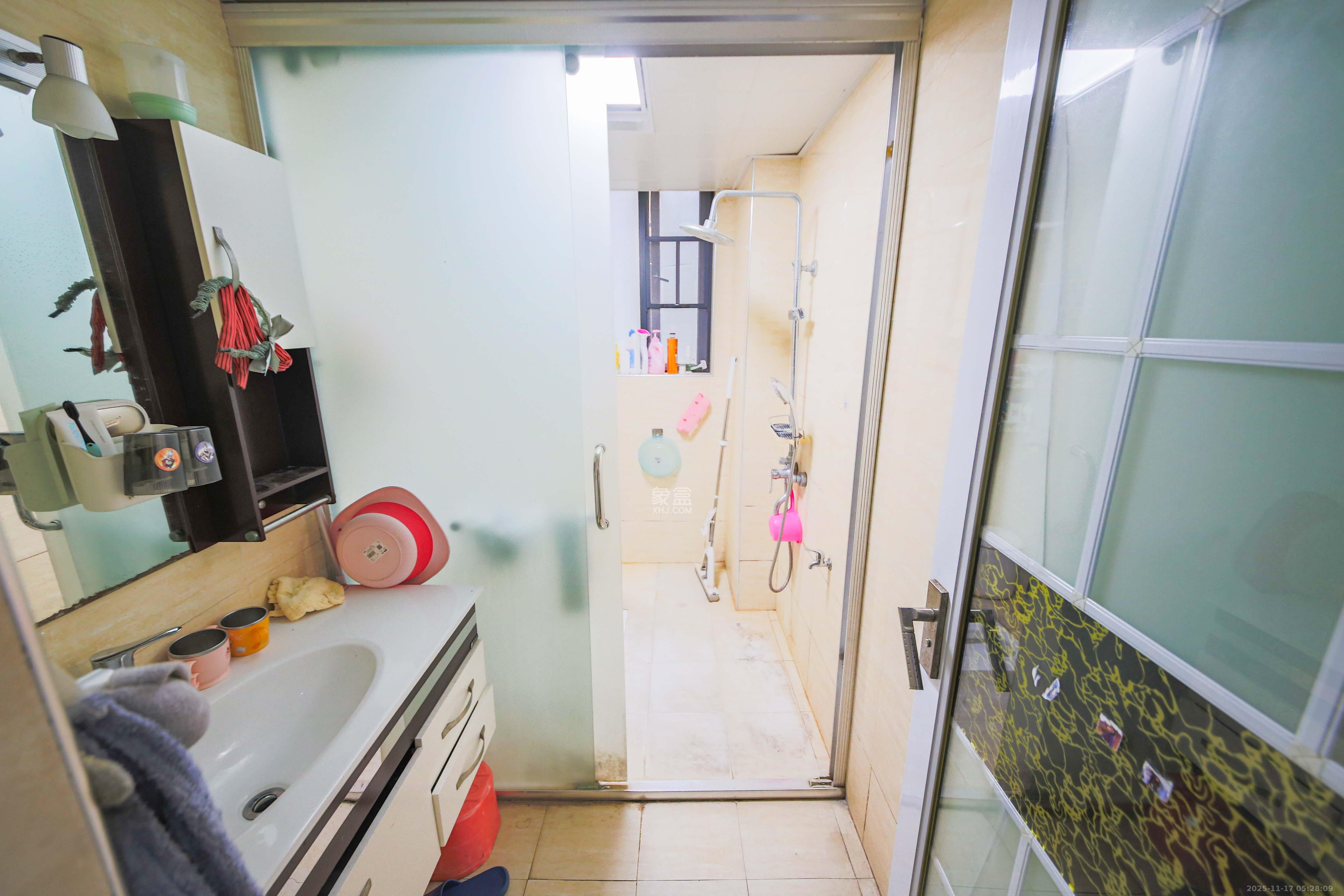 湘诚嘉园  4室2厅2卫    138.0万卫生间