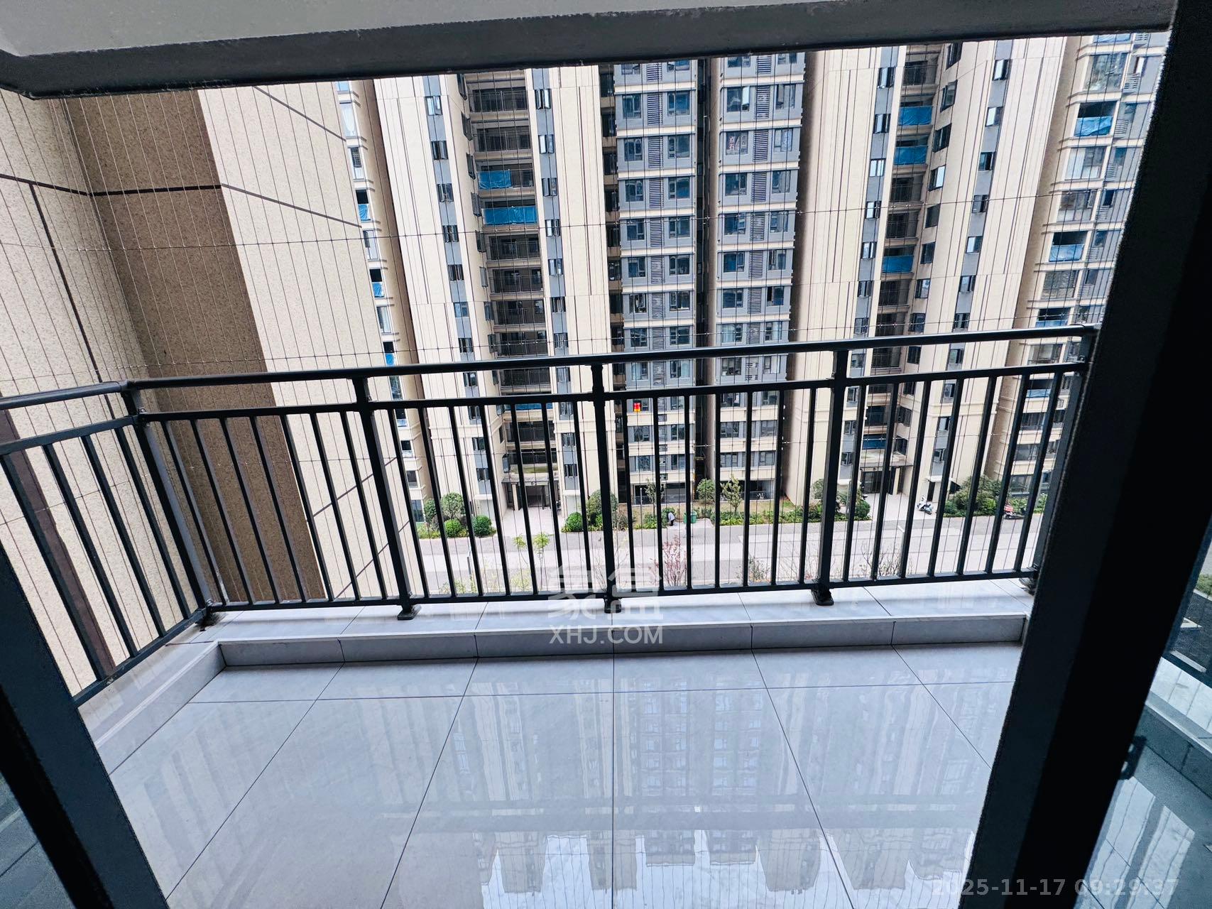 海伦堡爱ME城市 3室2厅2卫 2200.0元/月 海伦堡爱ME城市 3室2厅2卫 2200.0元/月室内图