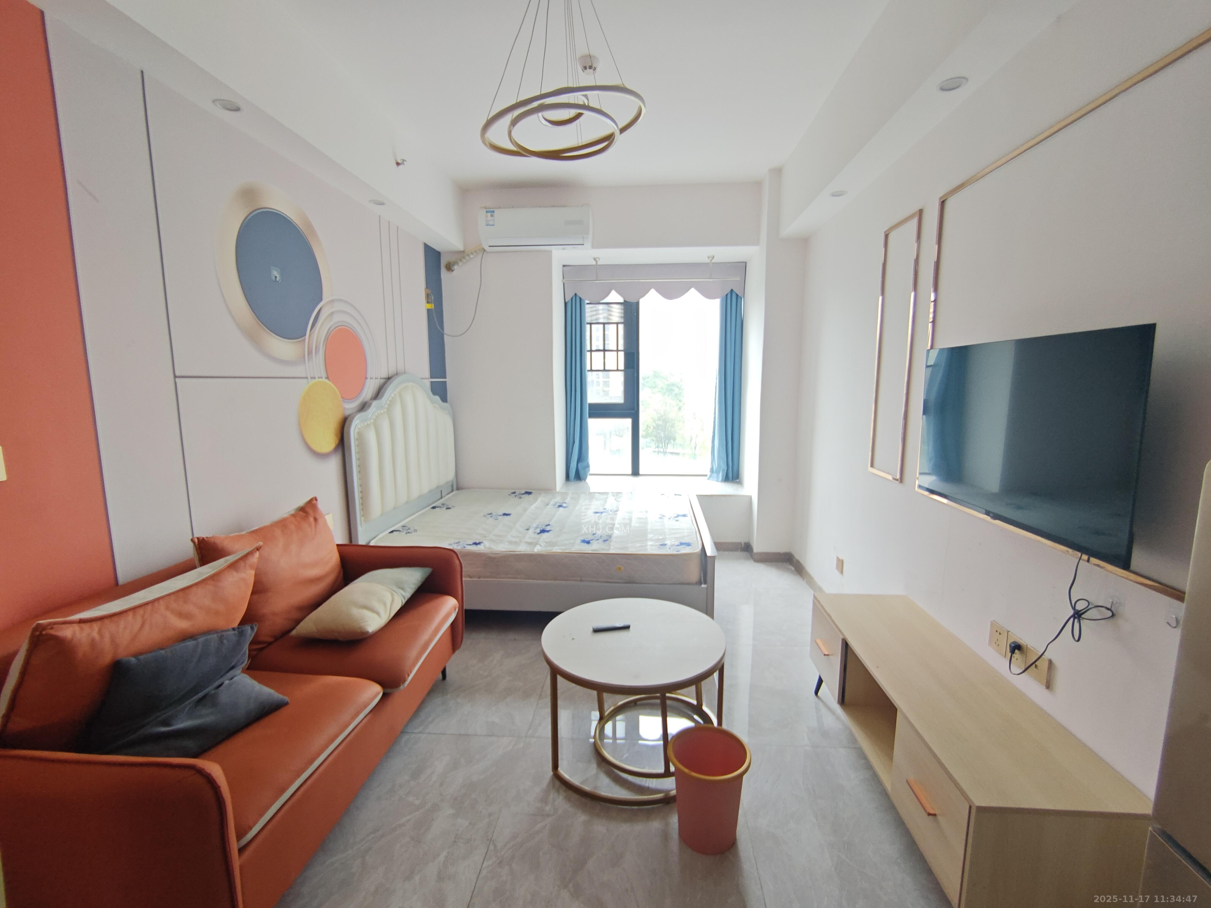 保利麓谷林语I区  1室1厅1卫    1300.0元/月室内图