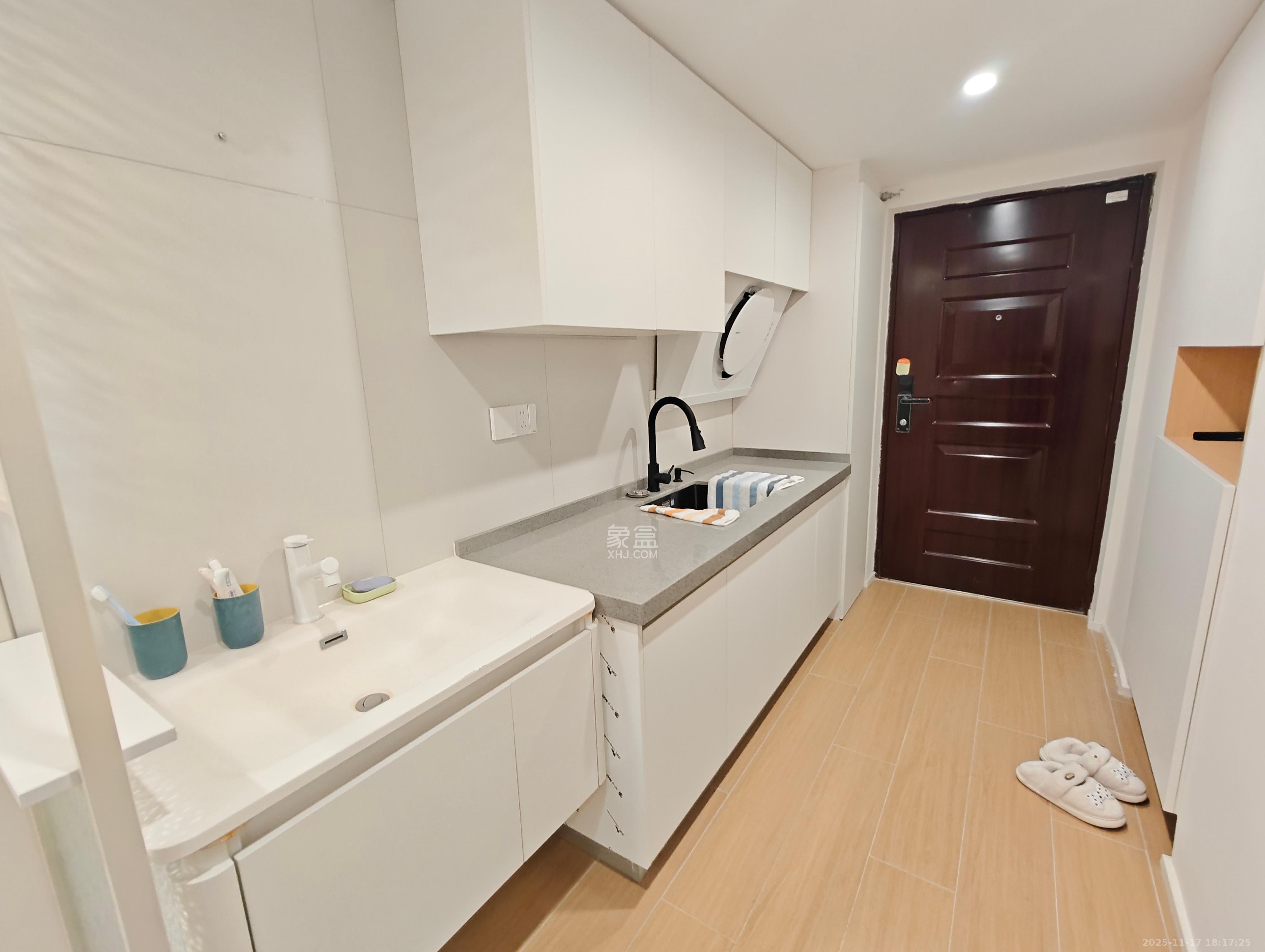 保利天禧EF区  2室2厅1卫    2800.0元/月室内图