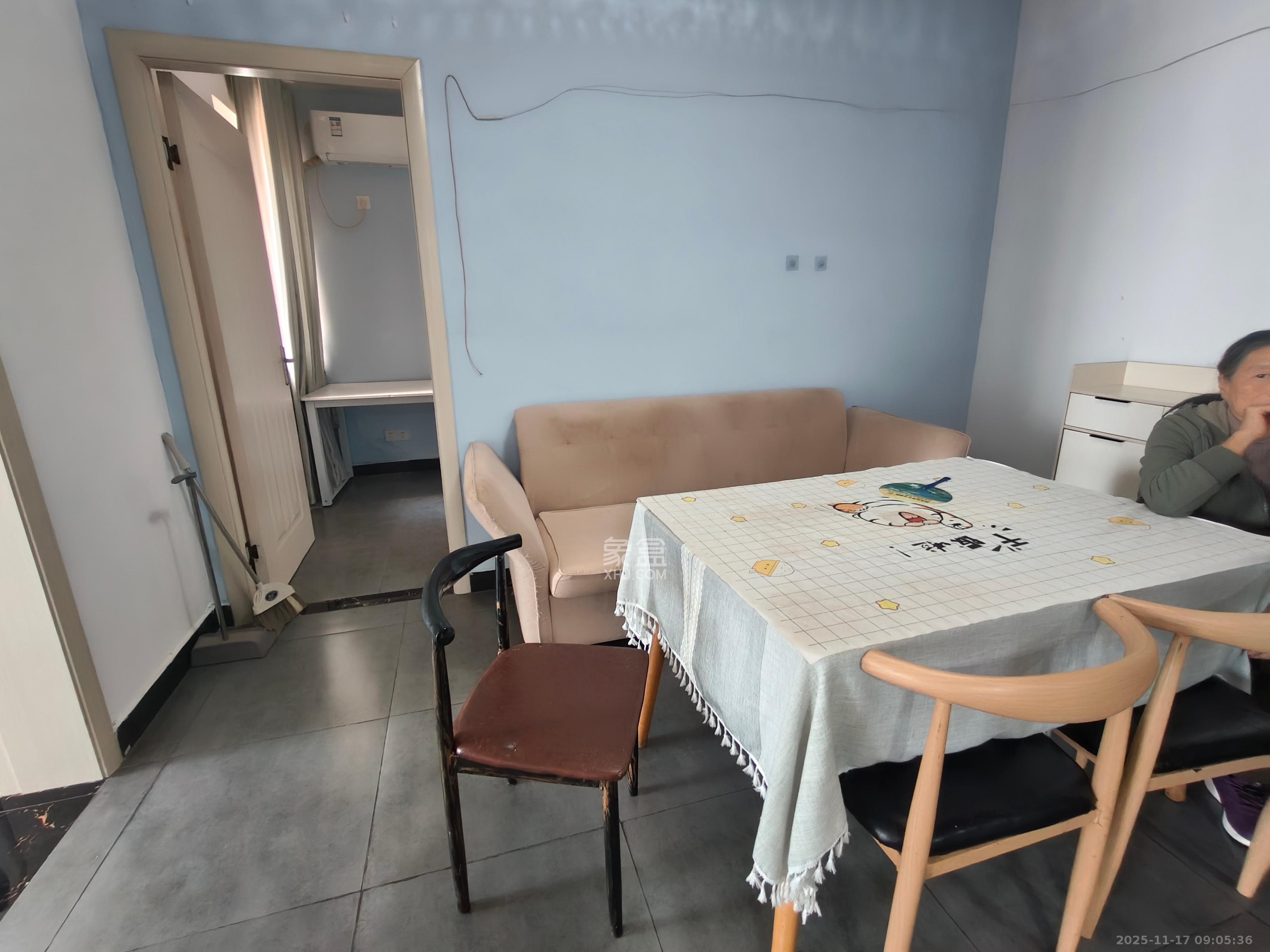 天凯东苑  2室1厅1卫    1800.0元/月室内图