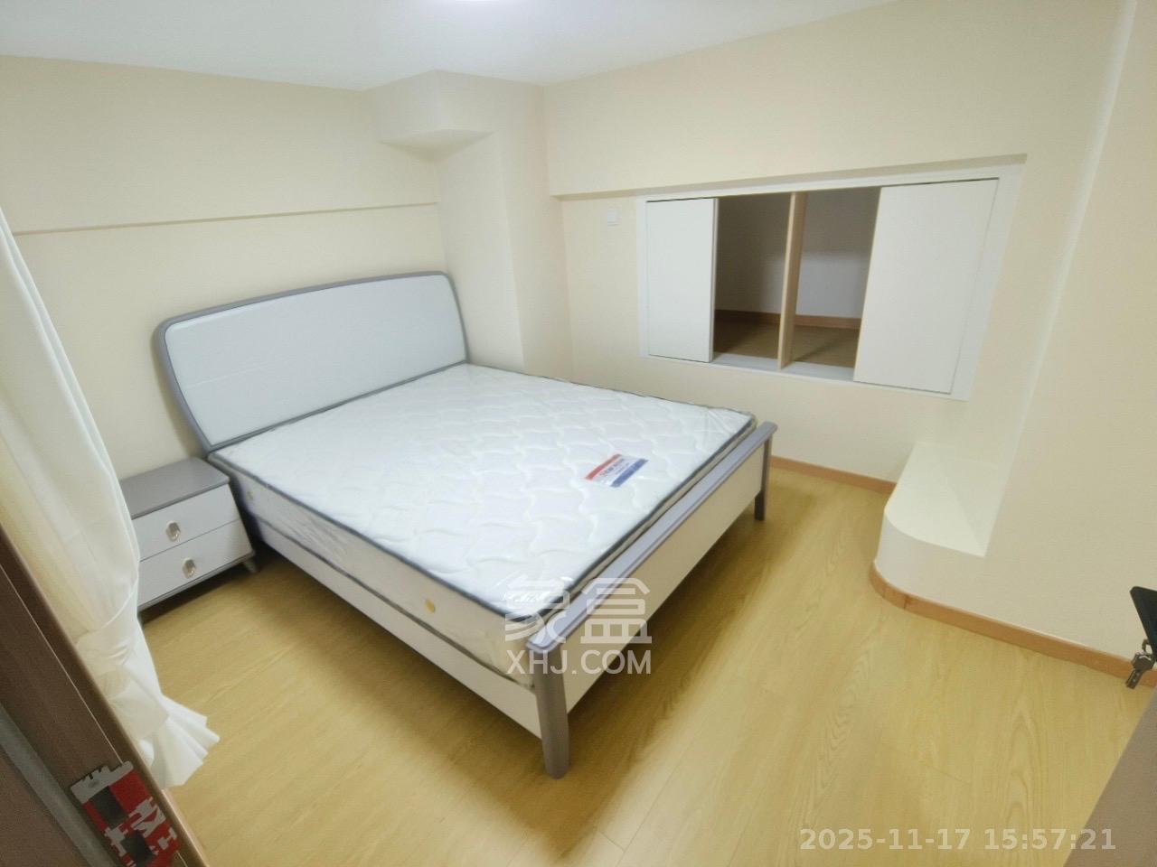 藏珑湖上公馆  1室1厅1卫    1900.0元/月室内图