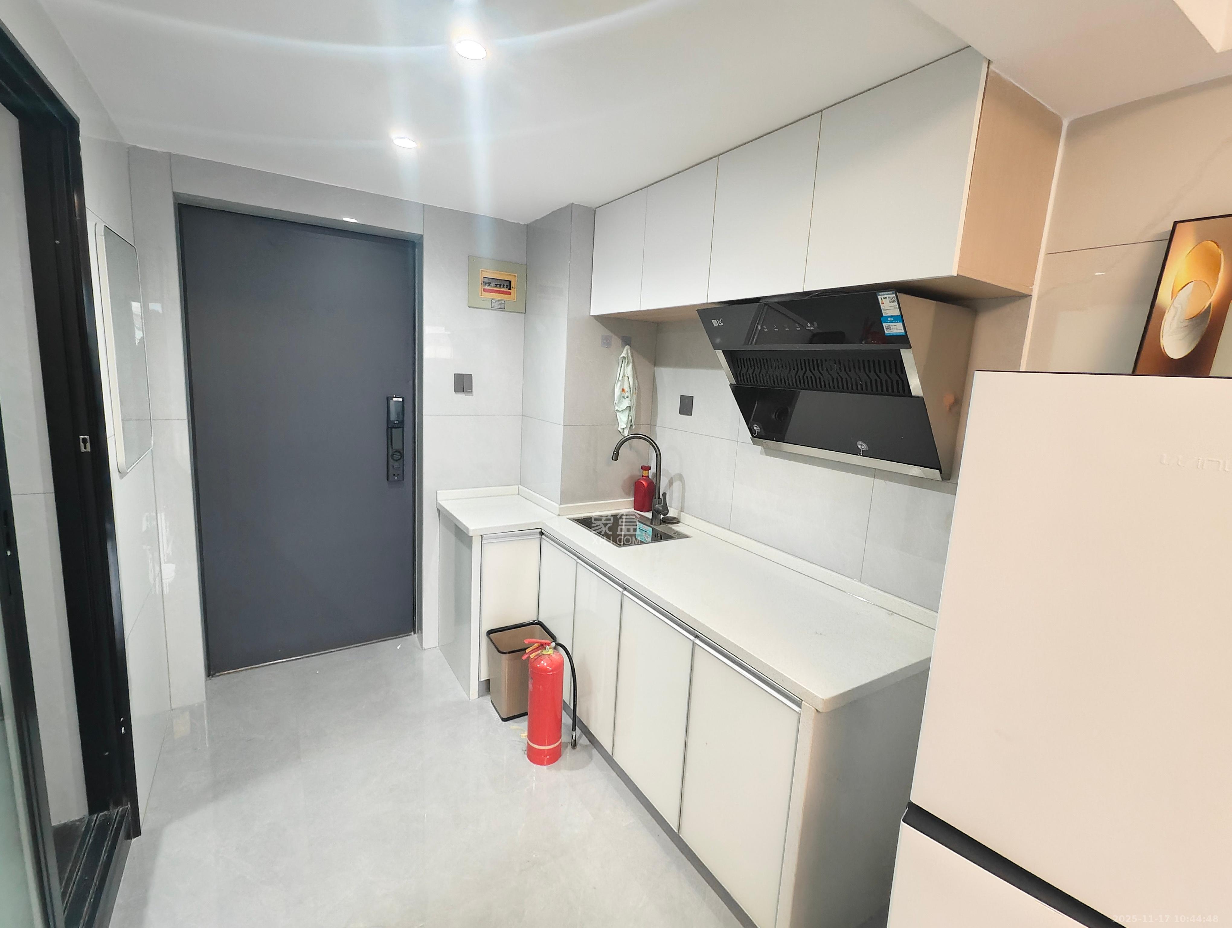 新国际(森和大厦) 1室1厅1卫 2300.0元/月 新国际(森和大厦) 1室1厅1卫 2300.0元/月室内图