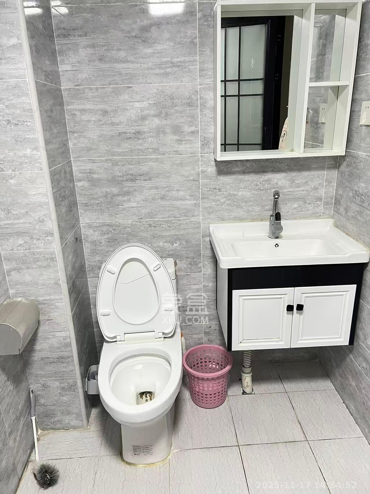 保利东郡  3室2厅2卫    2300.0元/月室内图