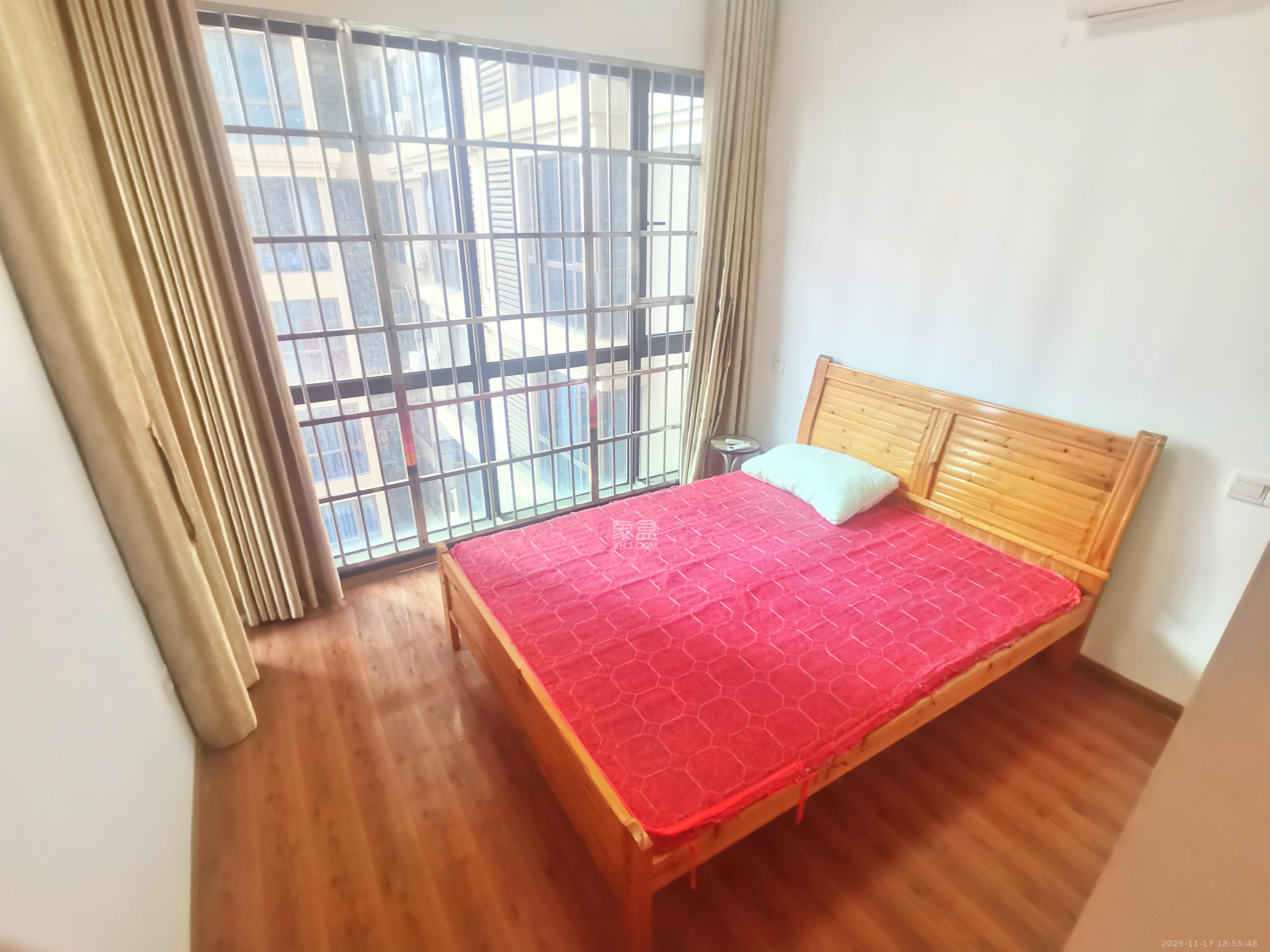 海洋半岛（月珑湾）  3室2厅1卫    2400.0元/月室内图