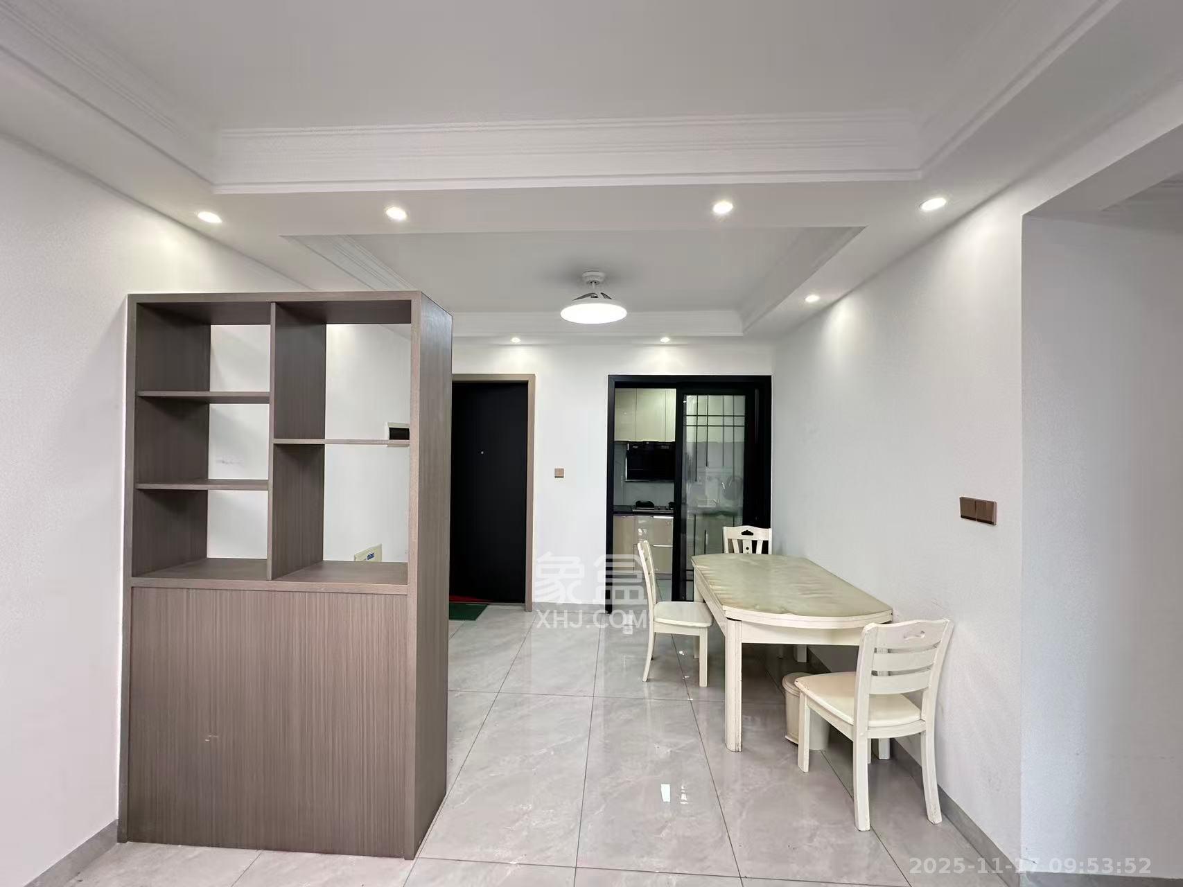 天麓尚层  3室2厅1卫    2100.0元/月室内图